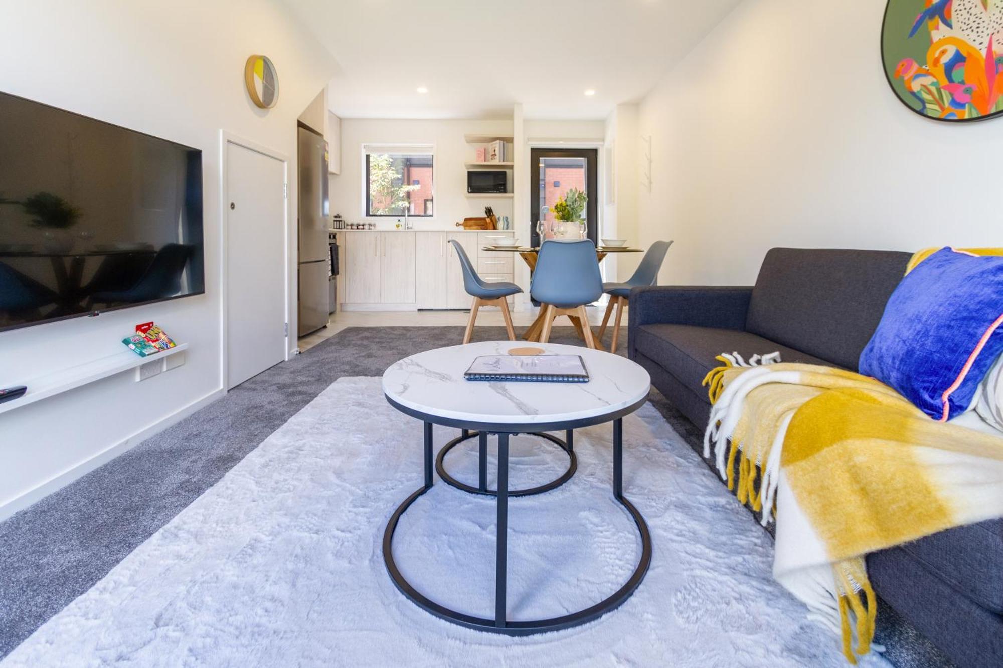 Conveniently Located 2br Townhouse In West Akl Apartment *