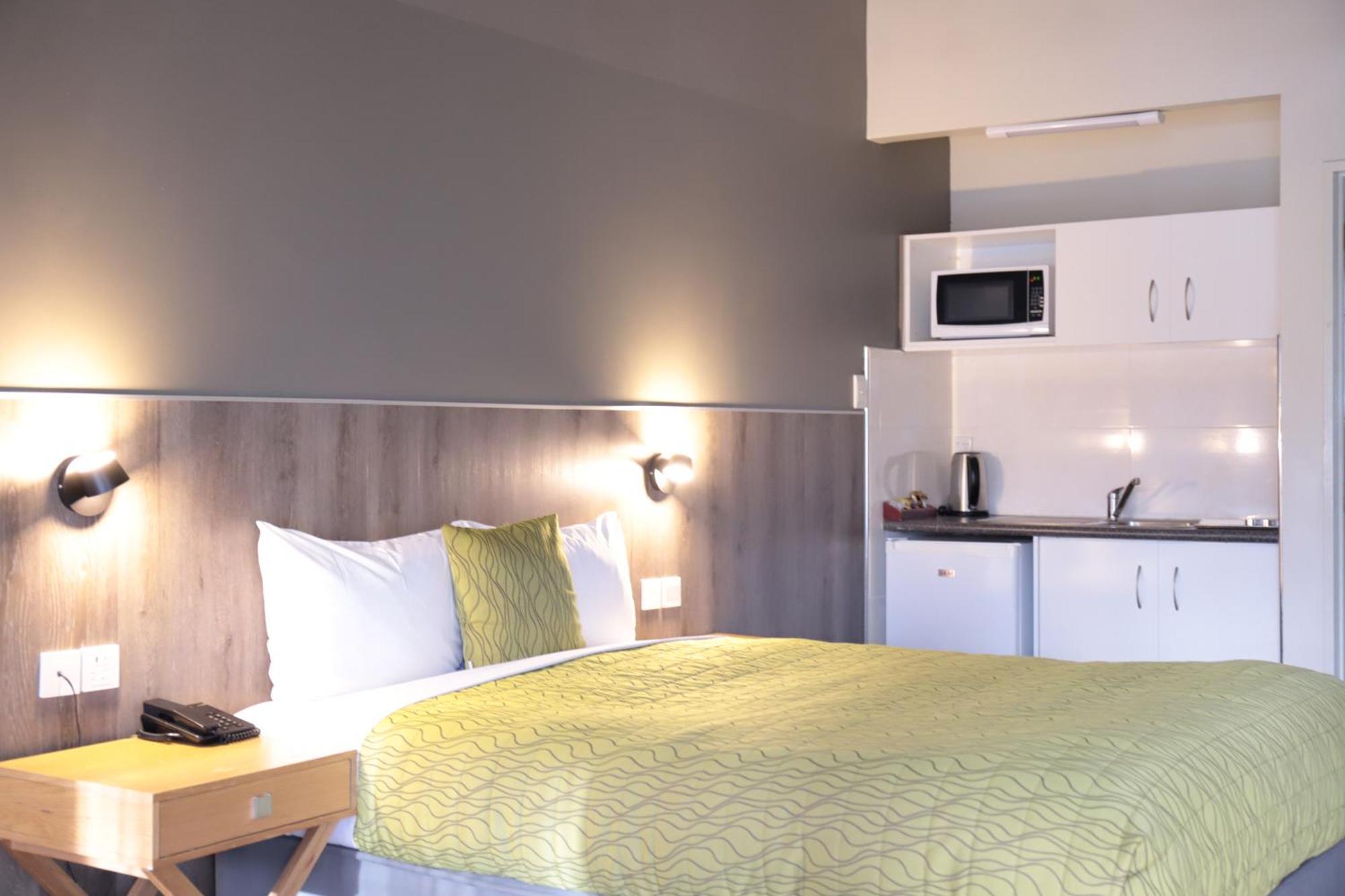 Motel Airport Manor 3*