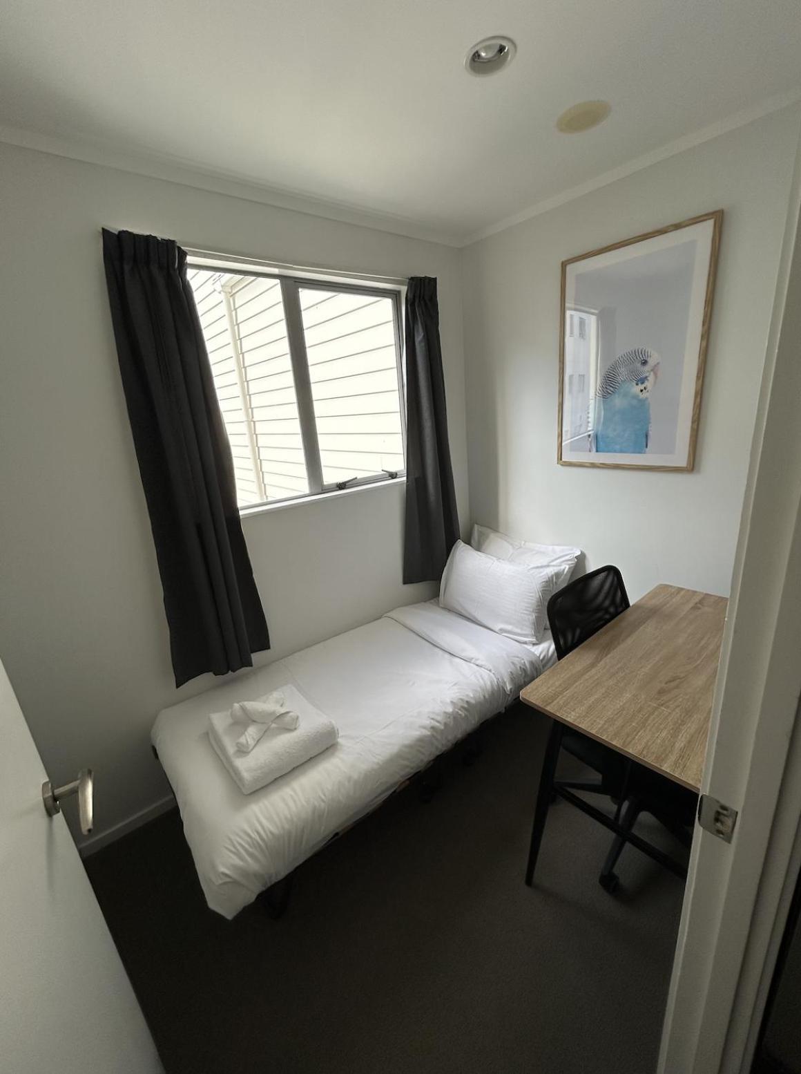 Bright Morningside Apartment Auckland