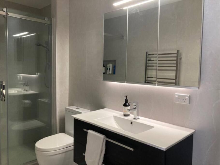 Two Bedroom In Remuera Apartment *
