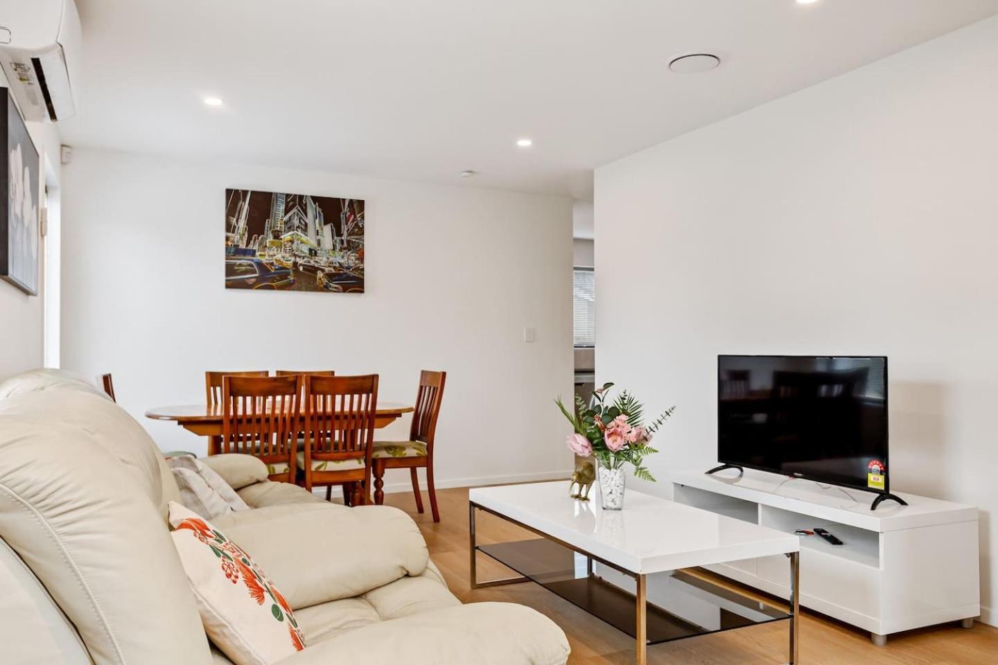 Ventura Delight Townhouse With Parking And Patio *