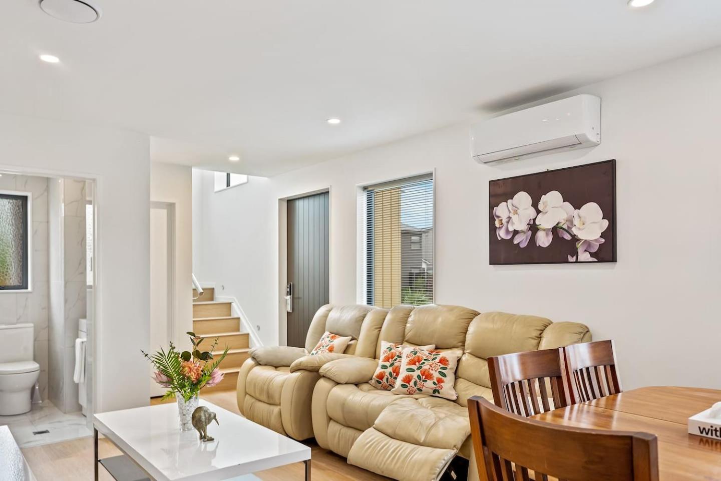 Holiday home Ventura Delight Townhouse With Parking And Patio Auckland