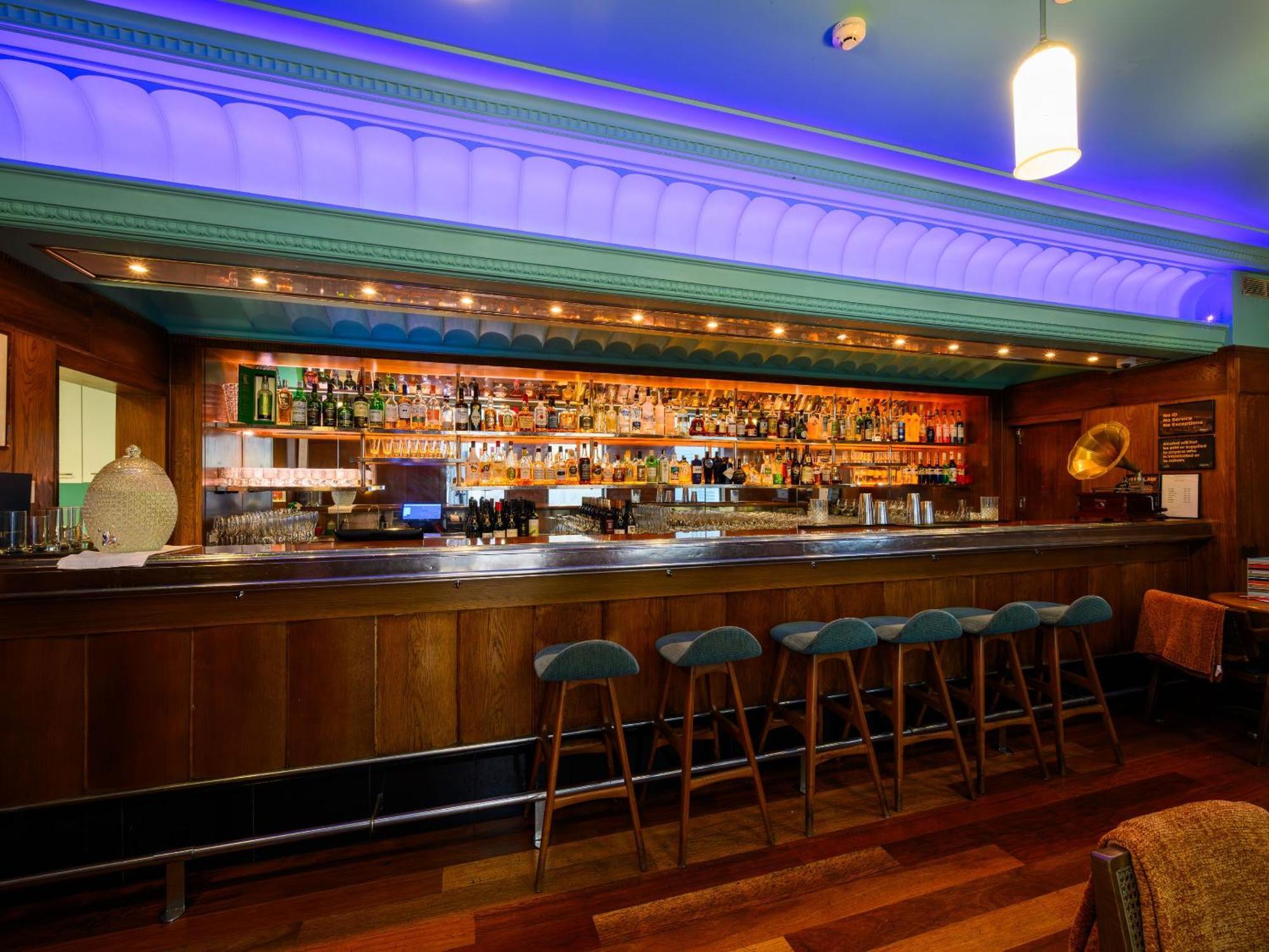 Debrett