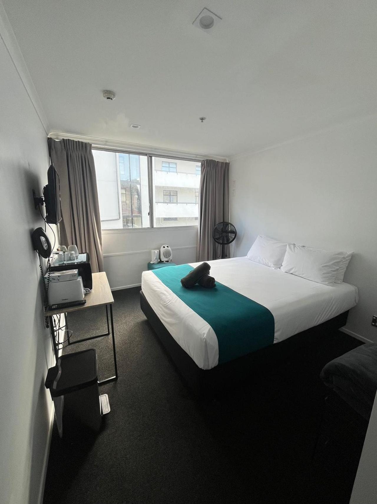 No. 9 Auckland