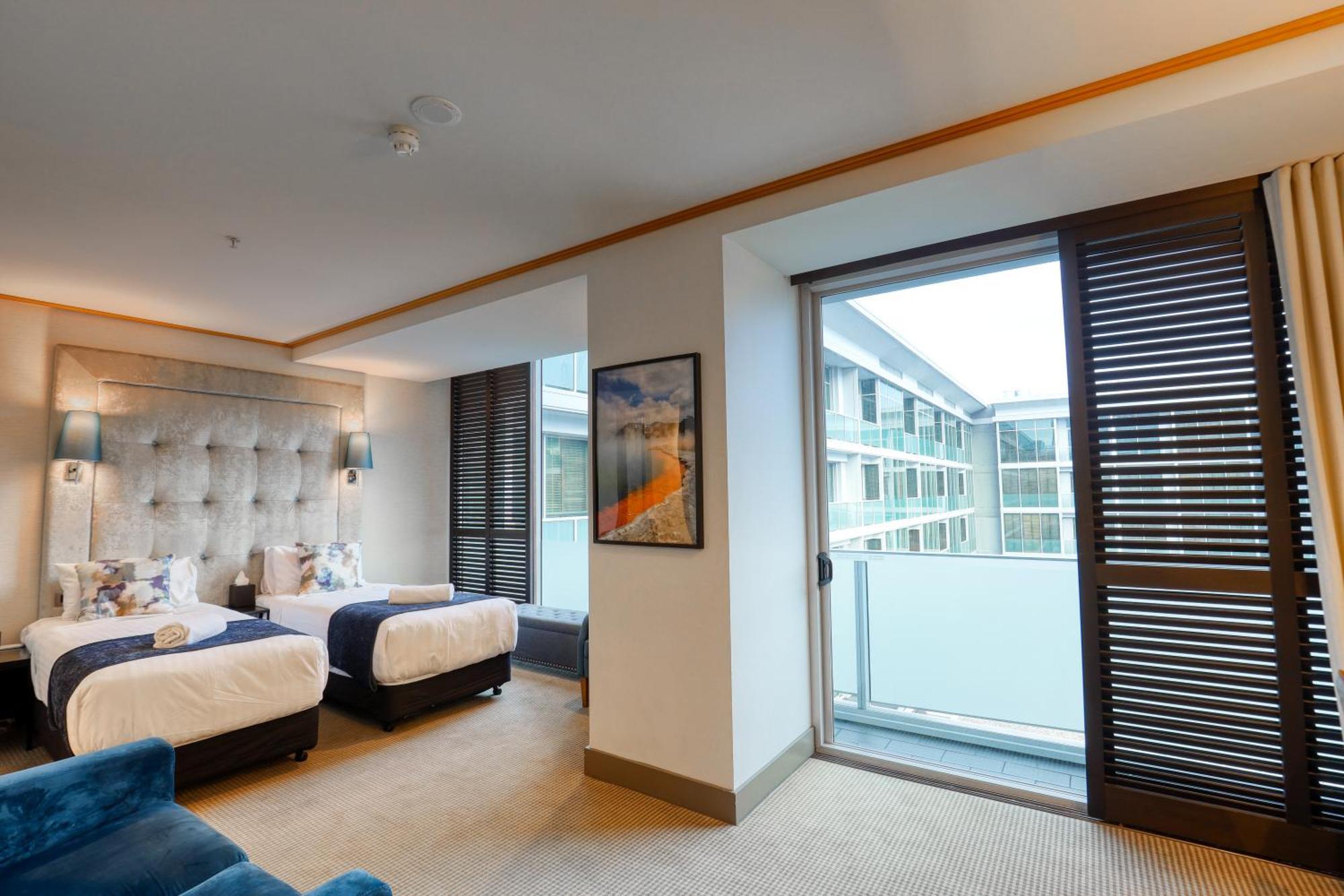 Marsden Viaduct Hotel 4*