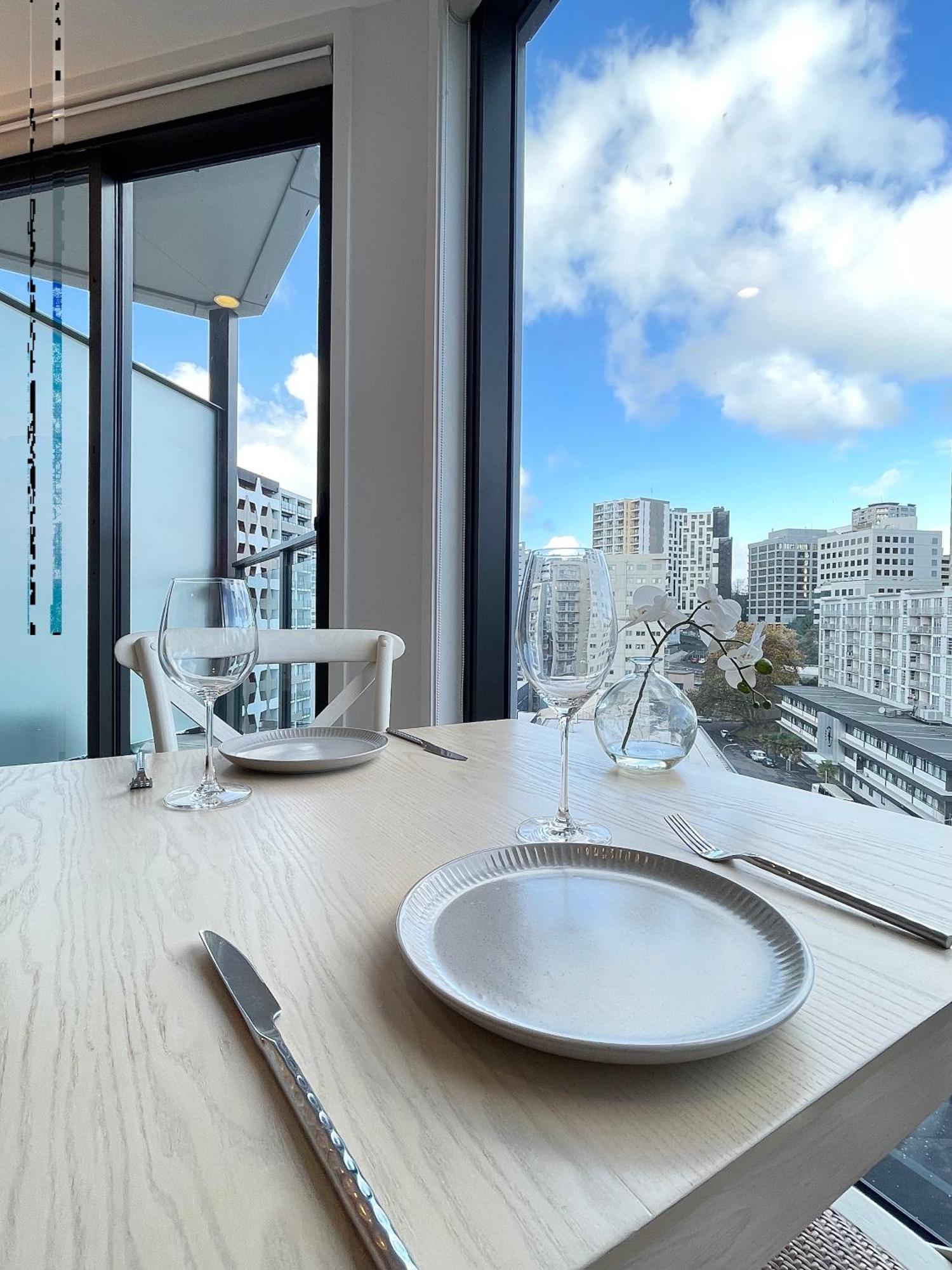 Cbd High-rise Beautiful View Apartment *