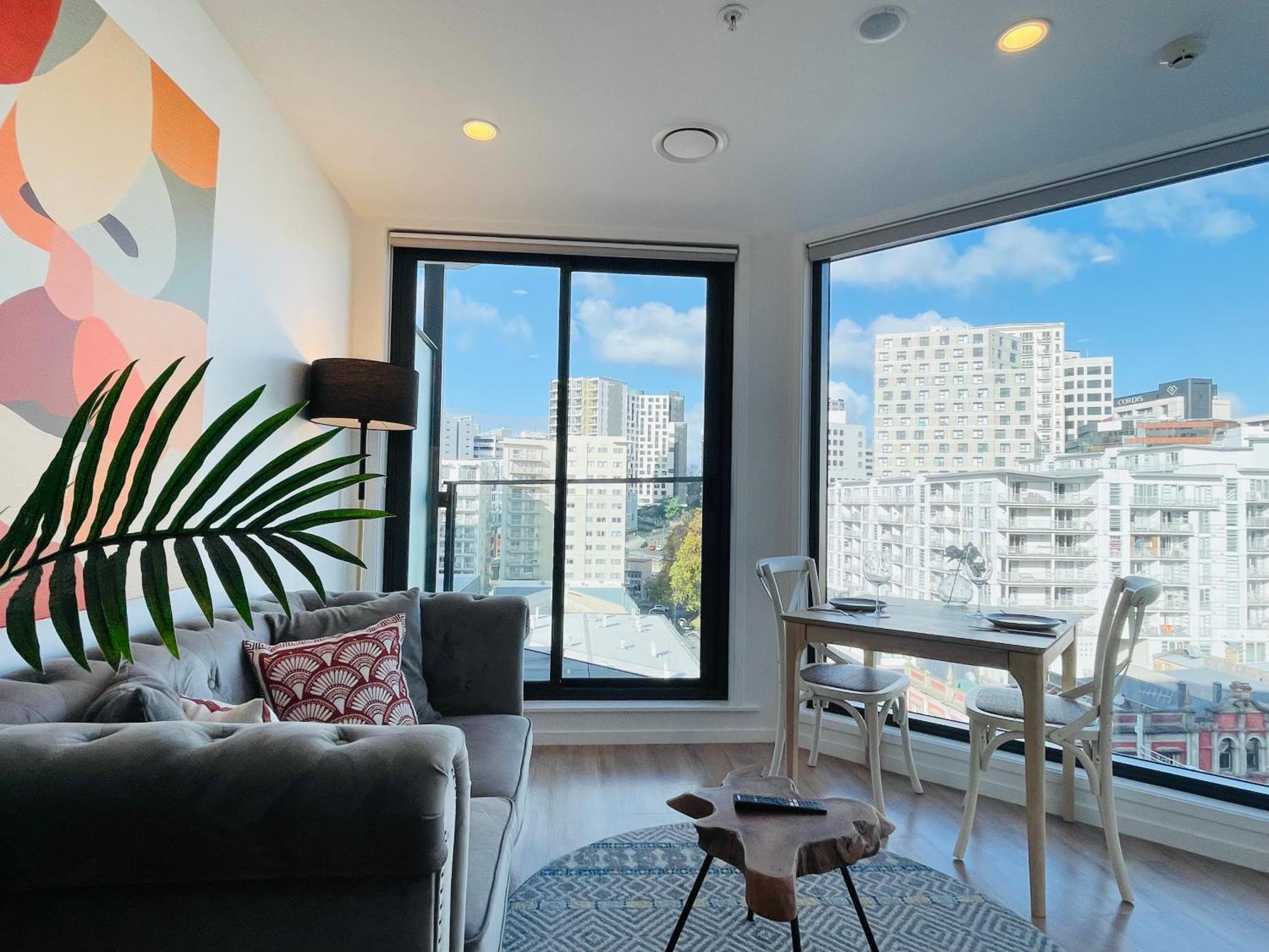 Cbd High-rise Beautiful View Apartment *