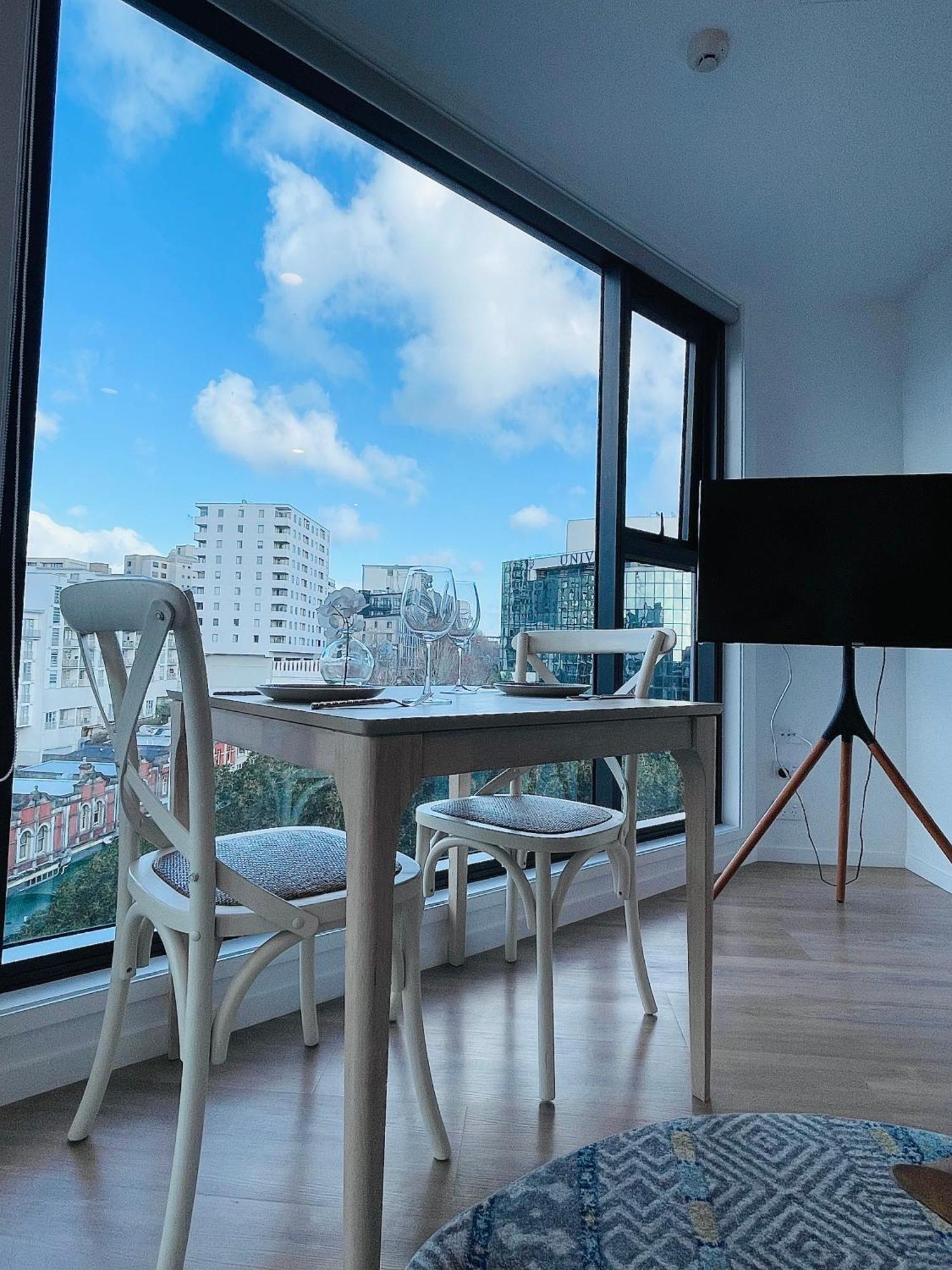Cbd High-rise Beautiful View Auckland
