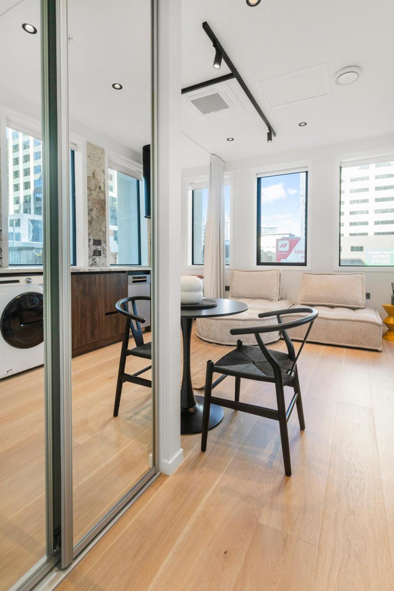 Apartment Victoria Street By Urban Rest *