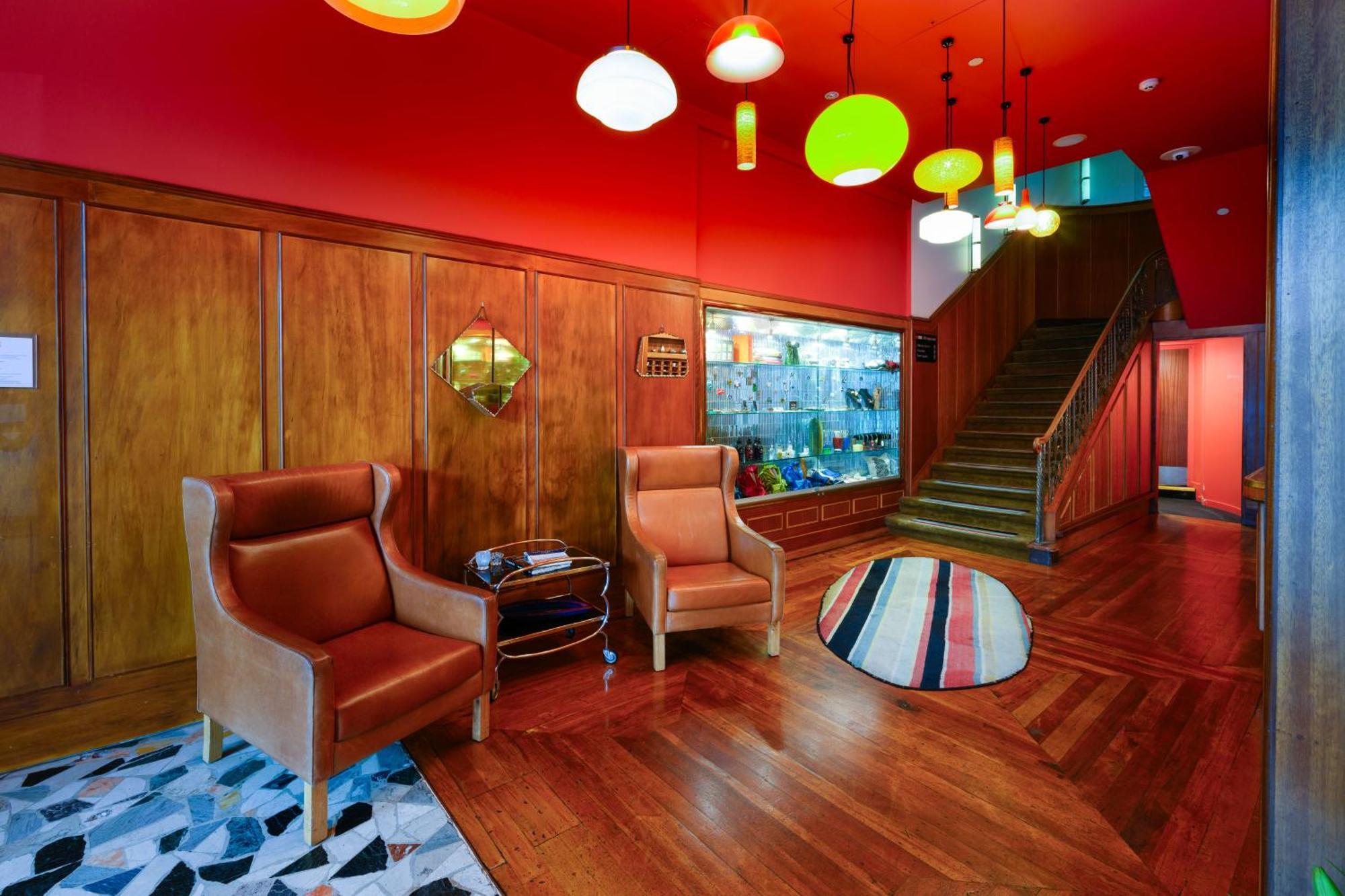 Debrett 5* Auckland
