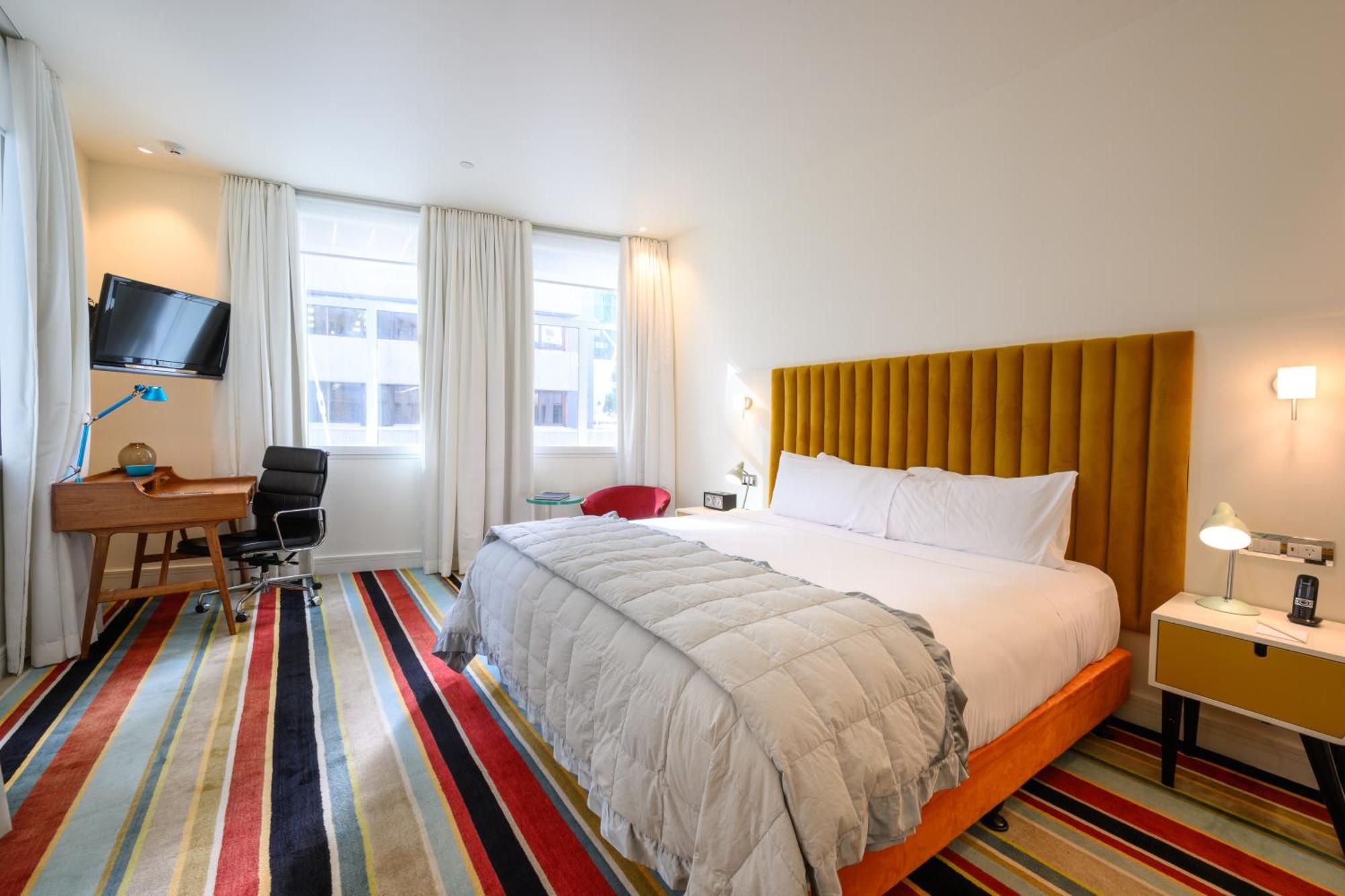 Debrett Auckland