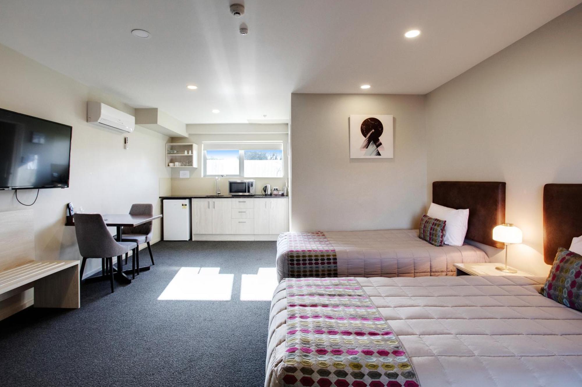 Ellerslie Palms Motel 3*