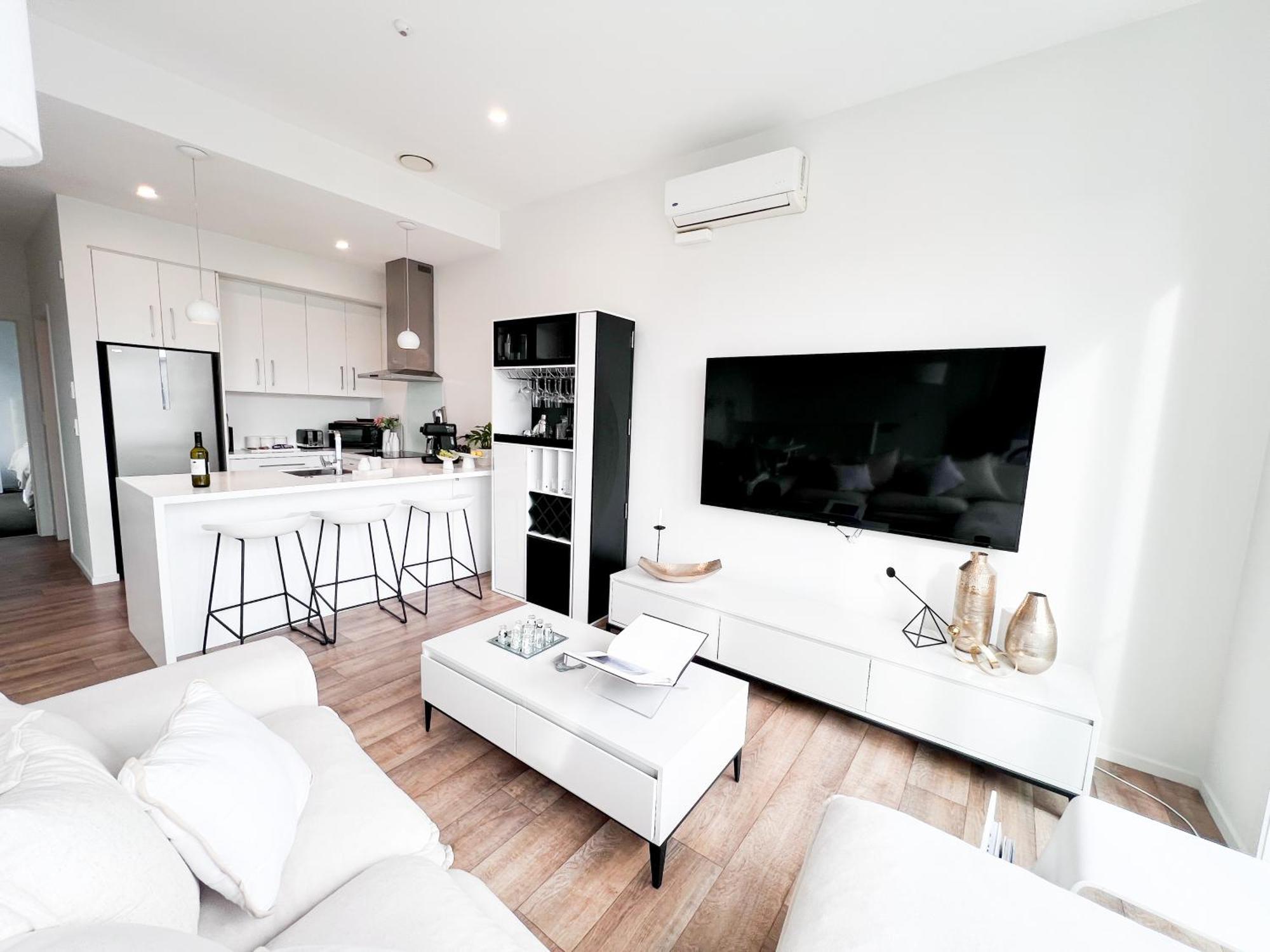 Luxury 2 Bedroom With Cocktail Bar And Espresso Machine Apartment *