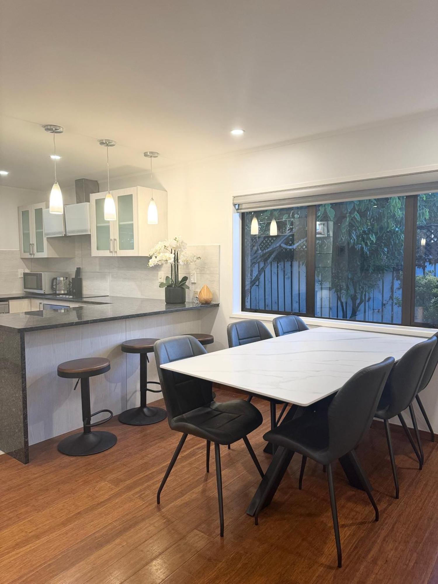 Apartment Sweet 9km To Airport Near New
