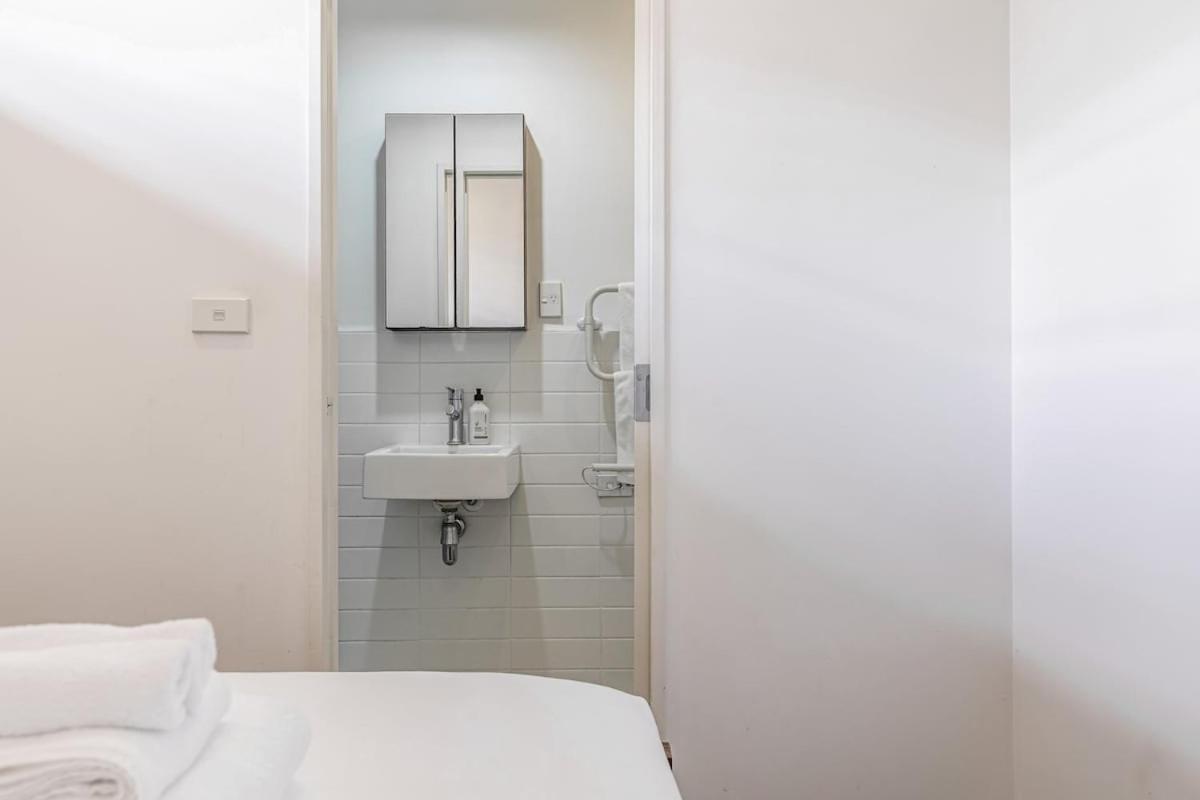 Apartment Modern Retreat In Centre Auckland
