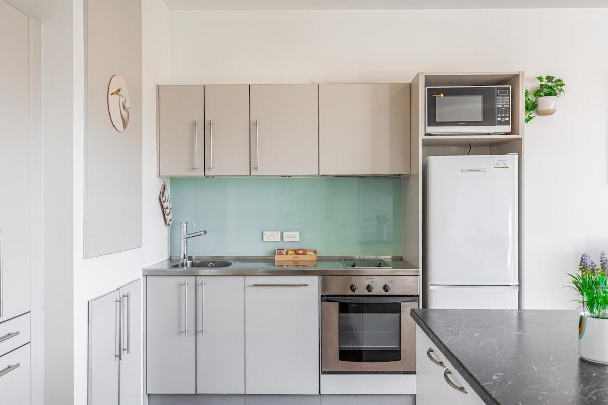 Apartment Modern Retreat In Centre