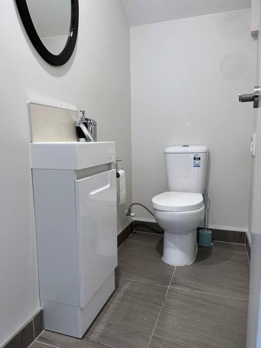 Perfect With Office Setup -room 101 Homestay *