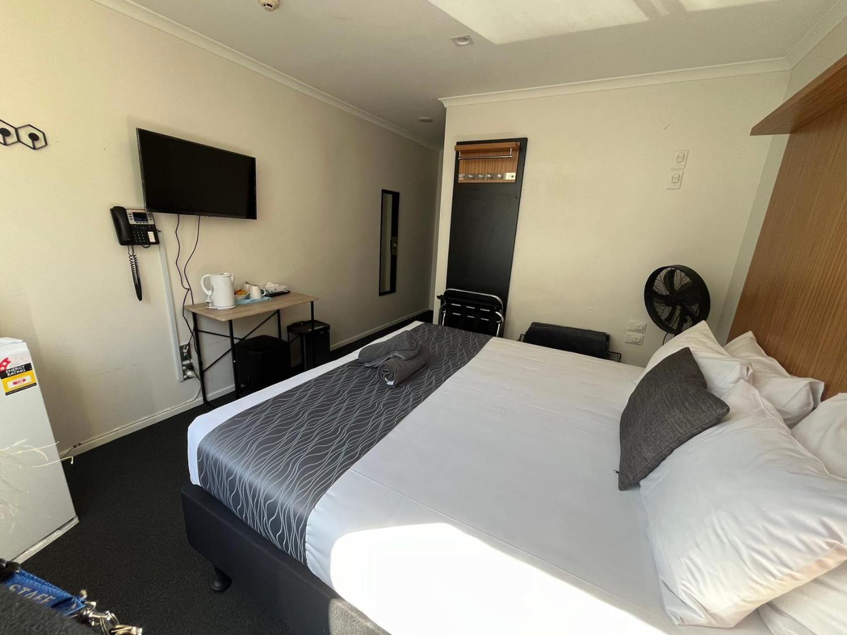 No. 9 3* Auckland