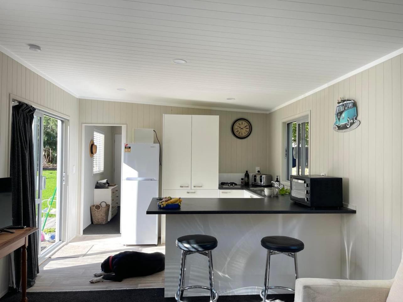 Whenuapai Village Tiny Apartment *