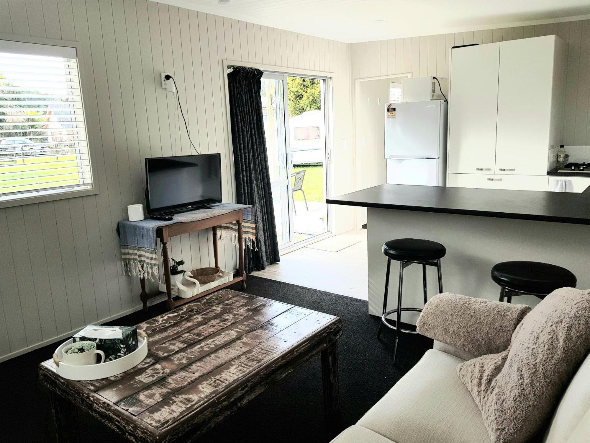 Whenuapai Village Tiny Apartment *