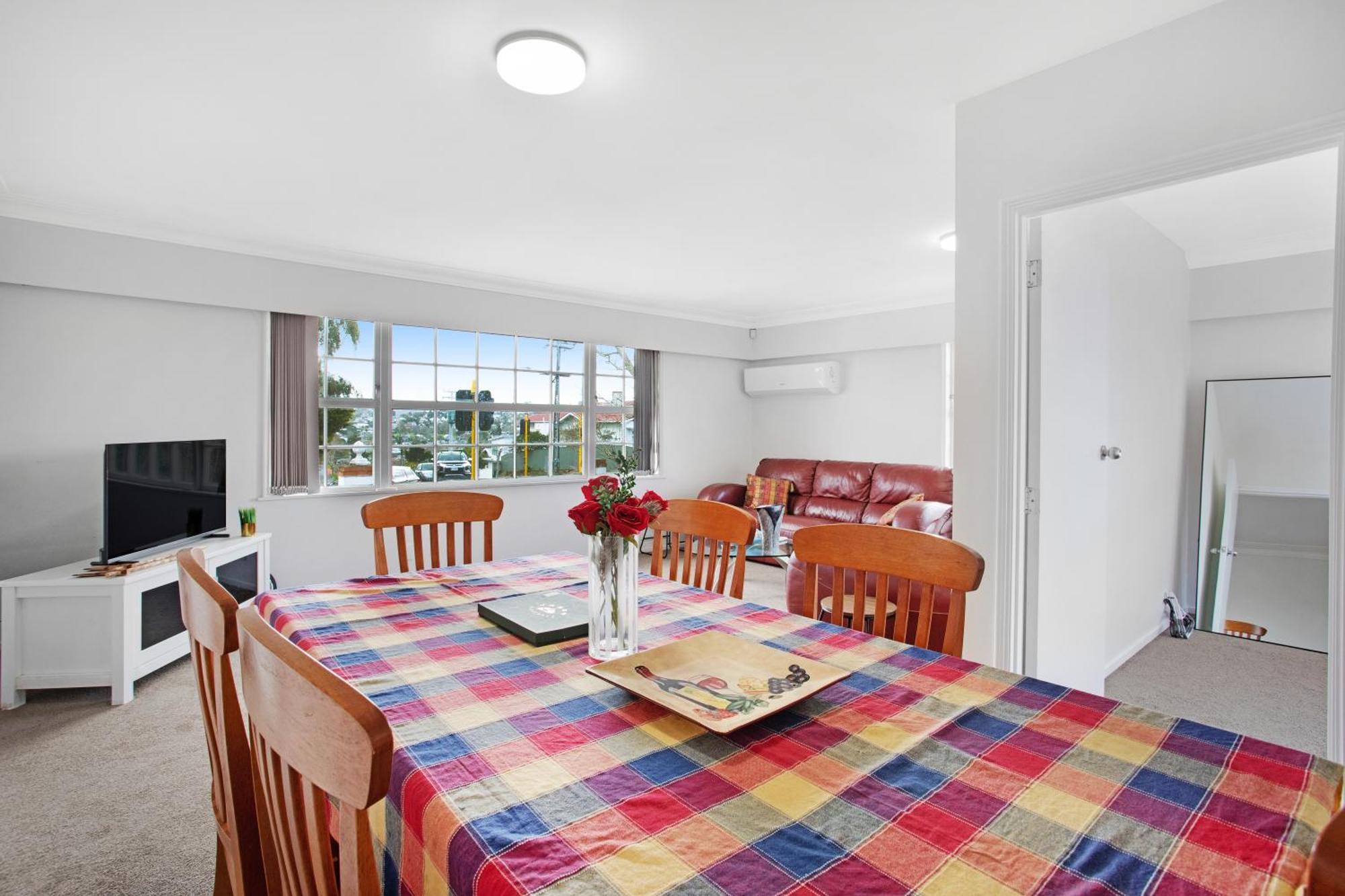 Holiday home Sunlit Glow With Parking And Air-con Auckland
