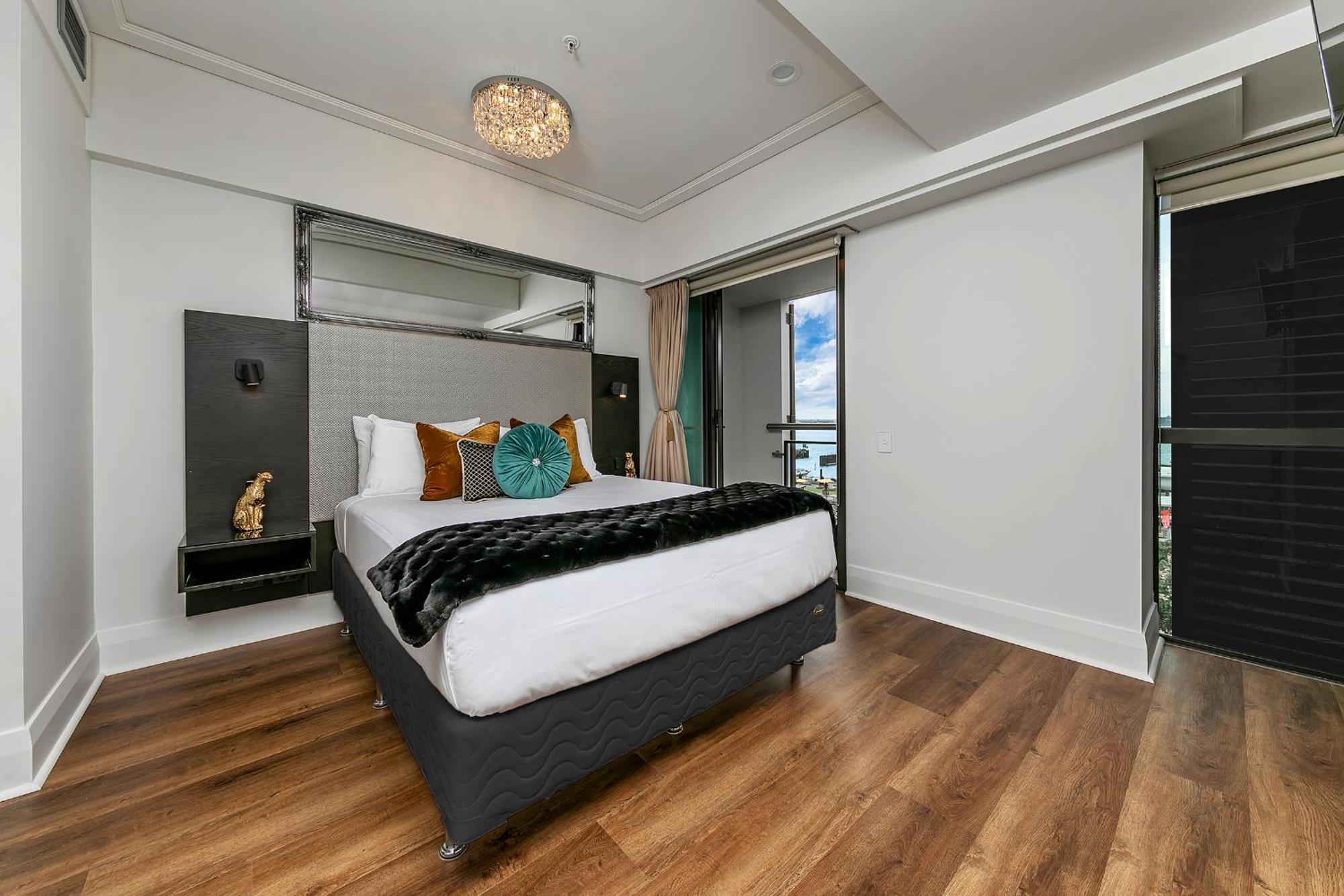 Apartment Viaduct Victory Sub Penthouse