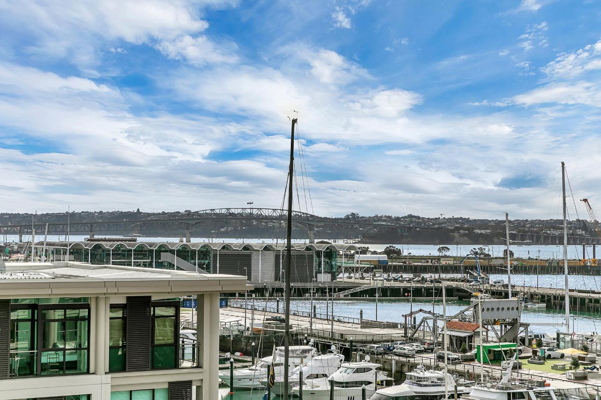 Viaduct Victory Sub Penthouse * Auckland
