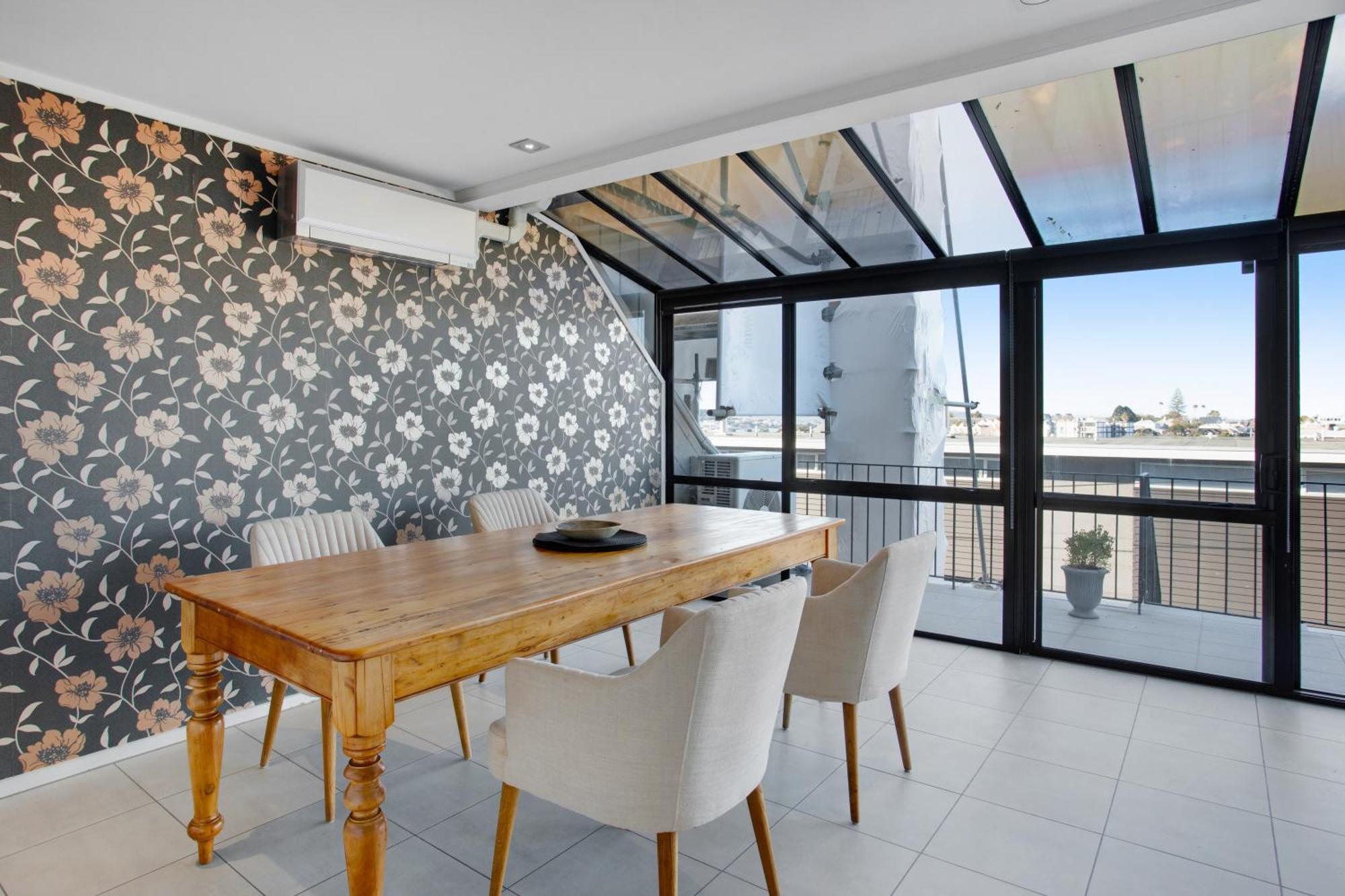 Parnell Vista 2br With Seaview
