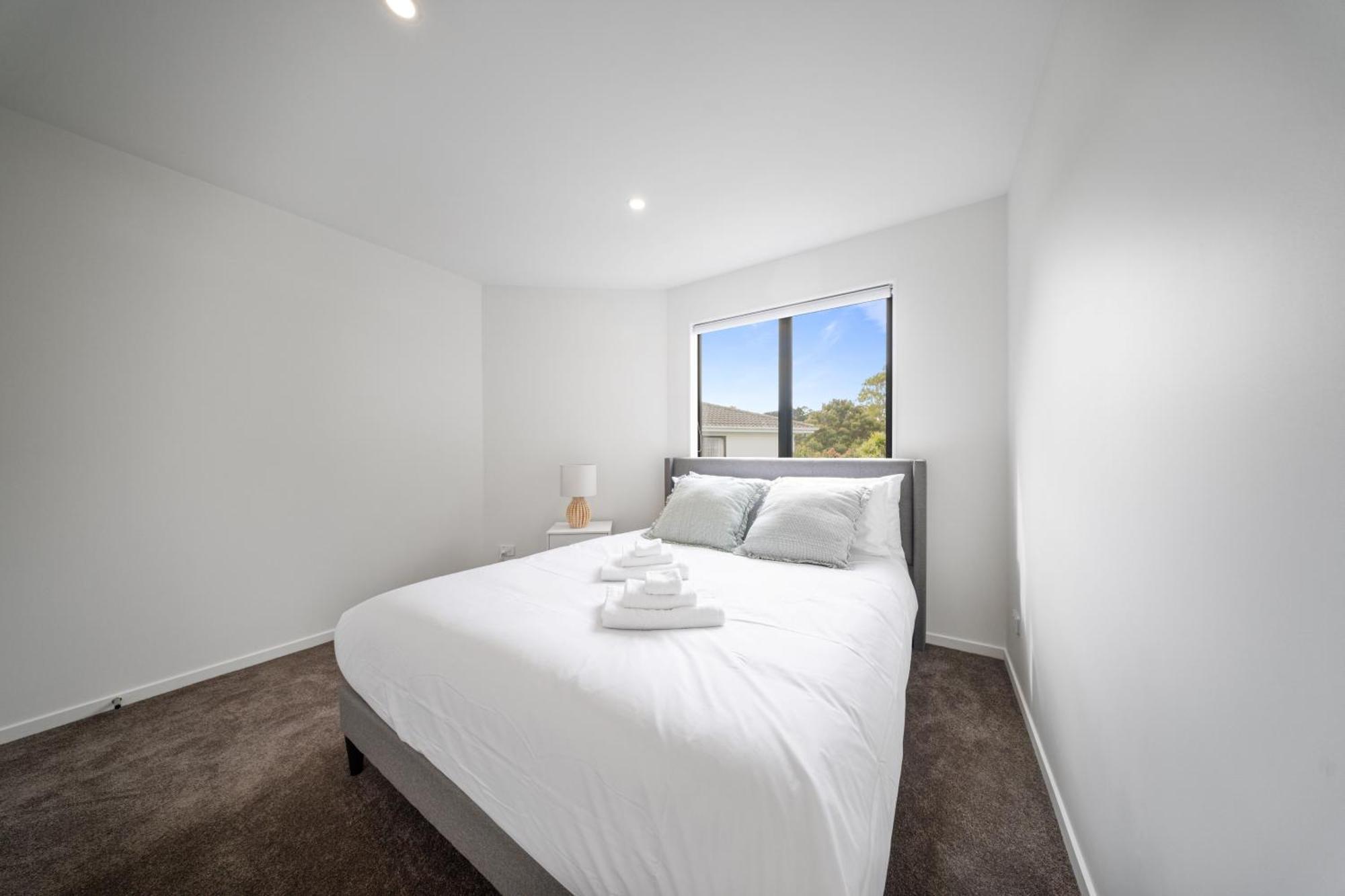 West Harbour Modern 4-bedroom Retreat Holiday home *