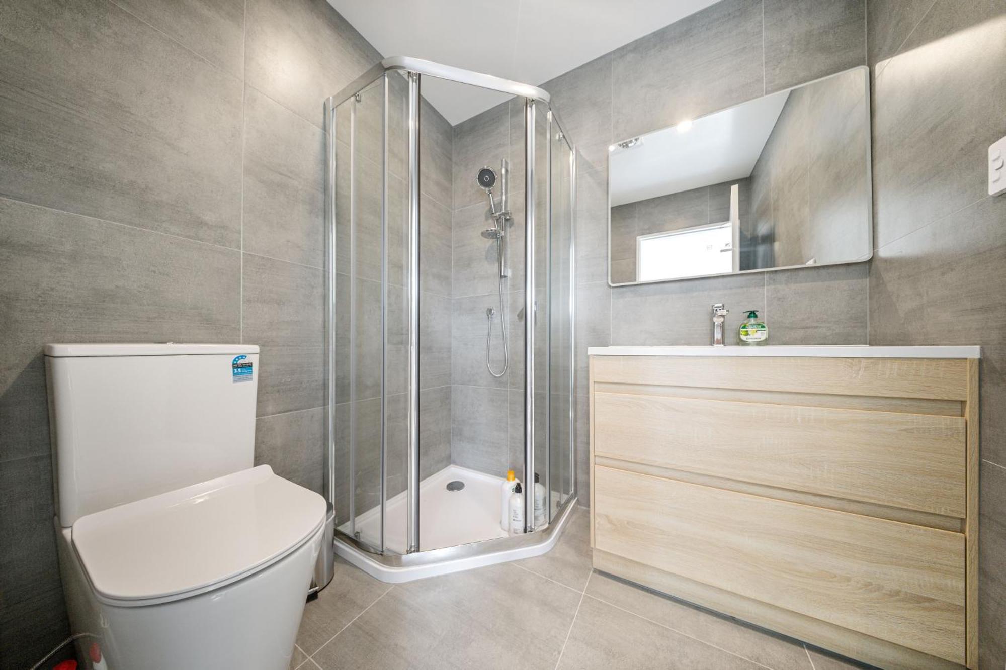 West Harbour Modern 4-bedroom Retreat Holiday home Auckland