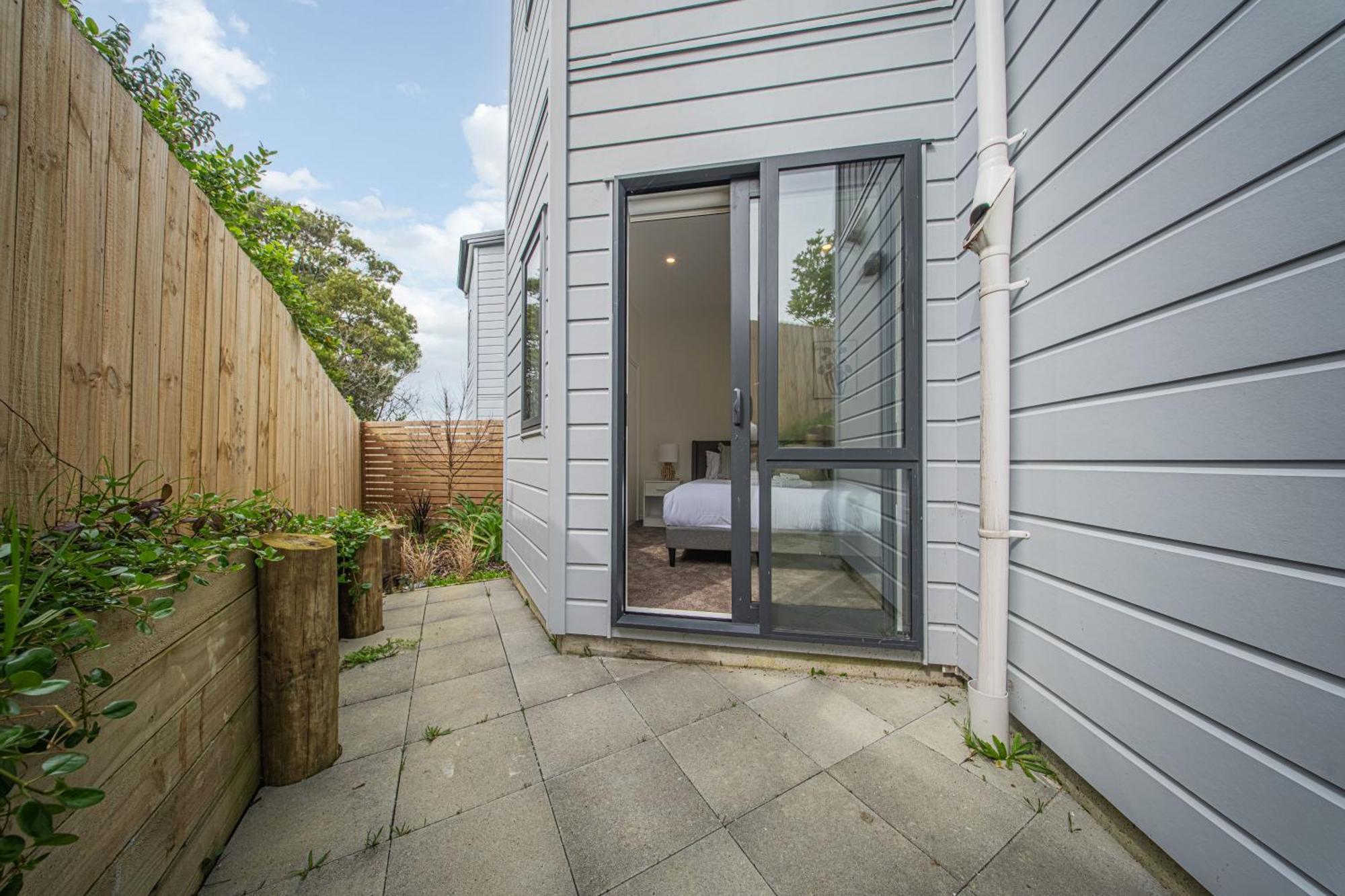 Holiday home West Harbour Modern 4-bedroom Retreat