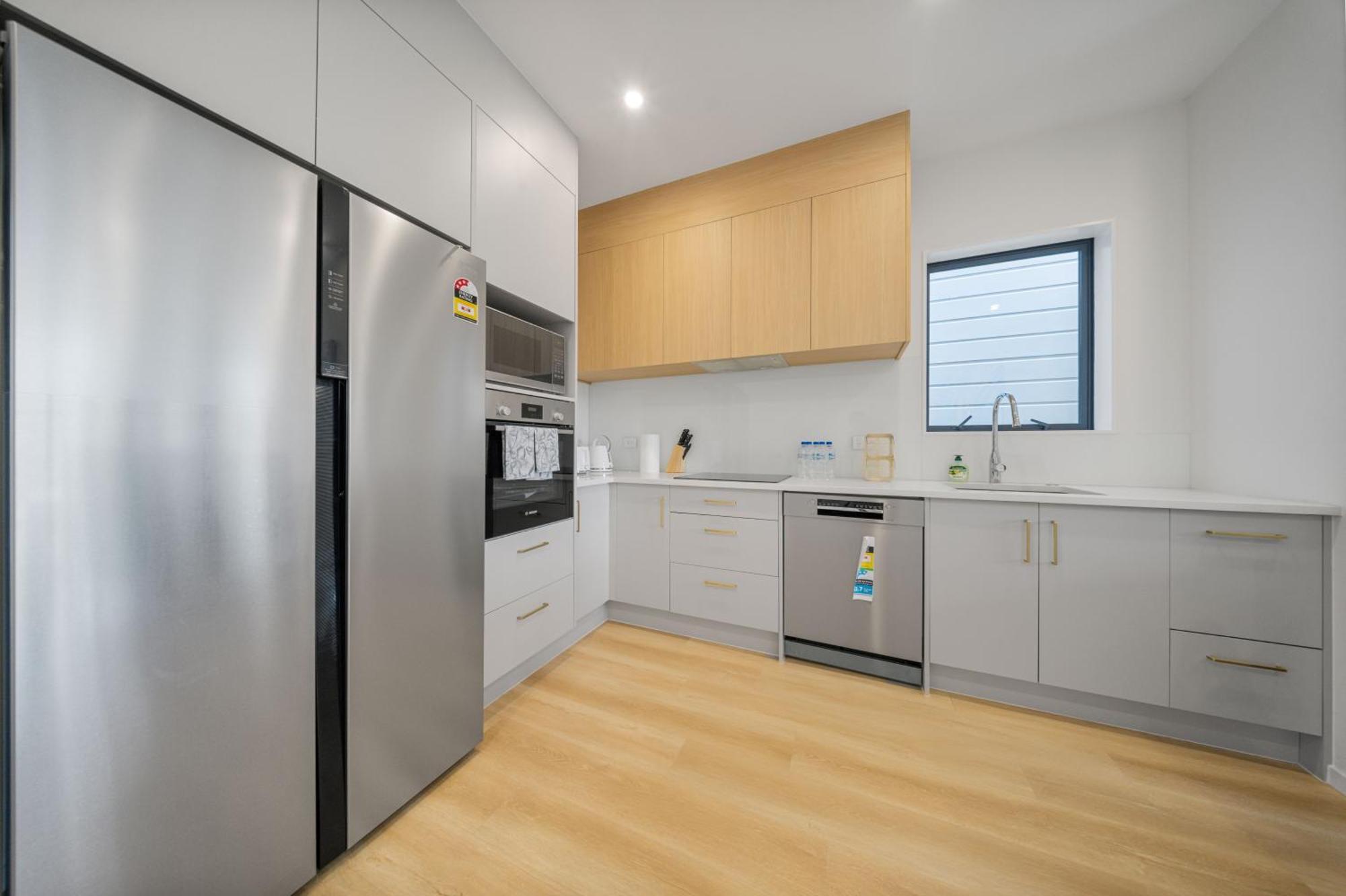 West Harbour Modern 4-bedroom Retreat Holiday home *