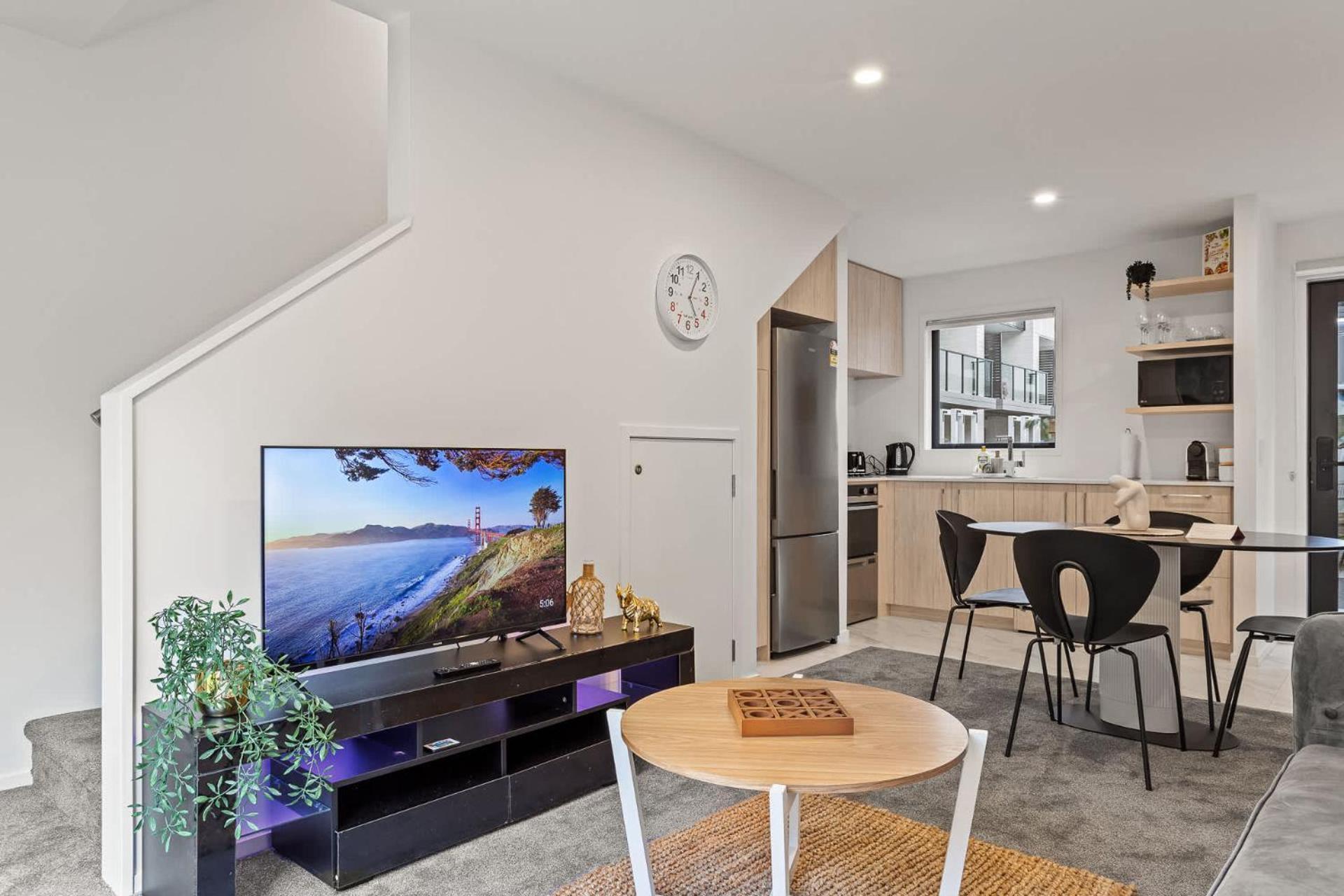 Mount Albert Marvel - Carrington Views Holiday home *