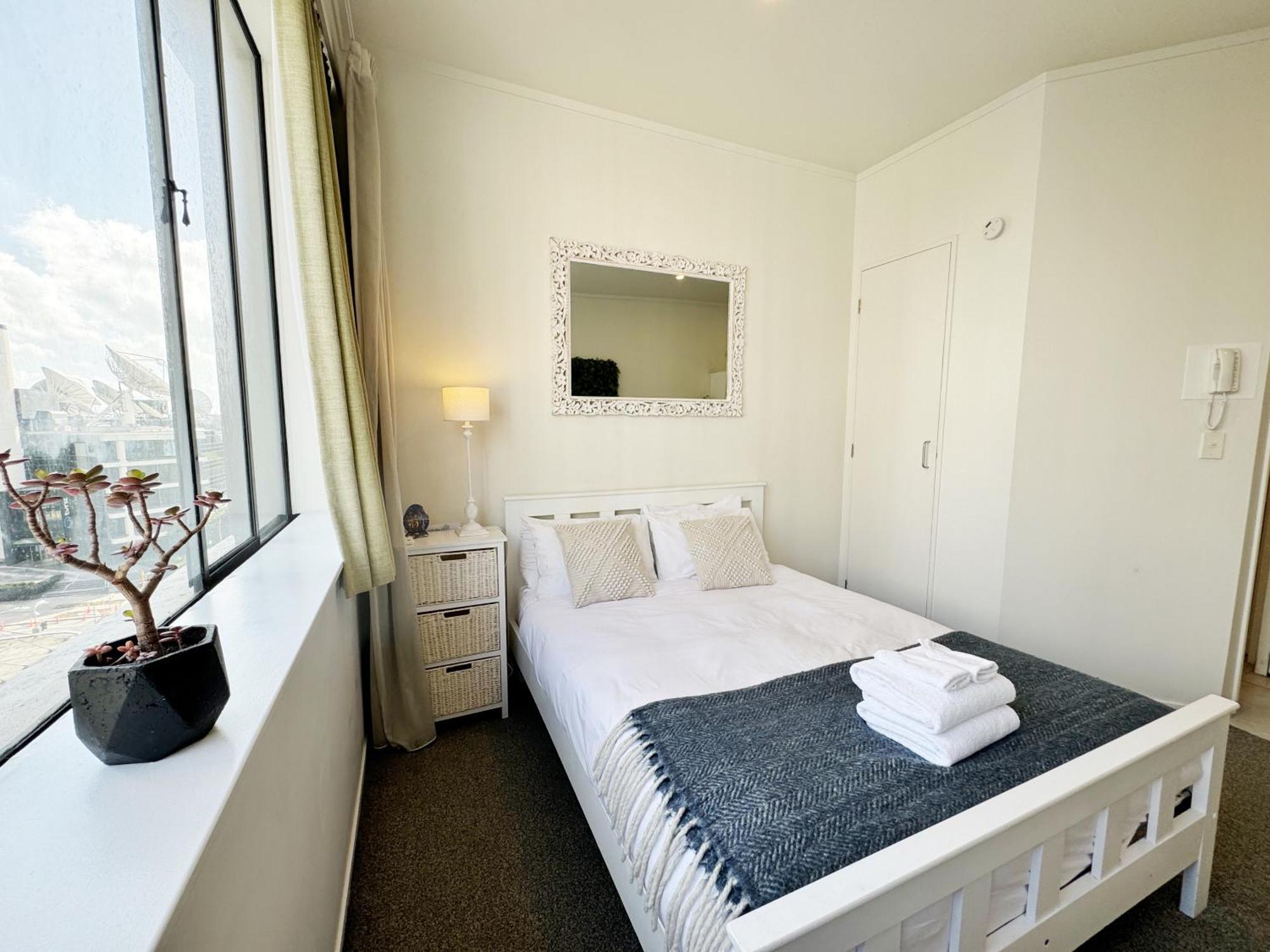 Skytower Views, Washer & Dryer, Tv! Apartment Auckland