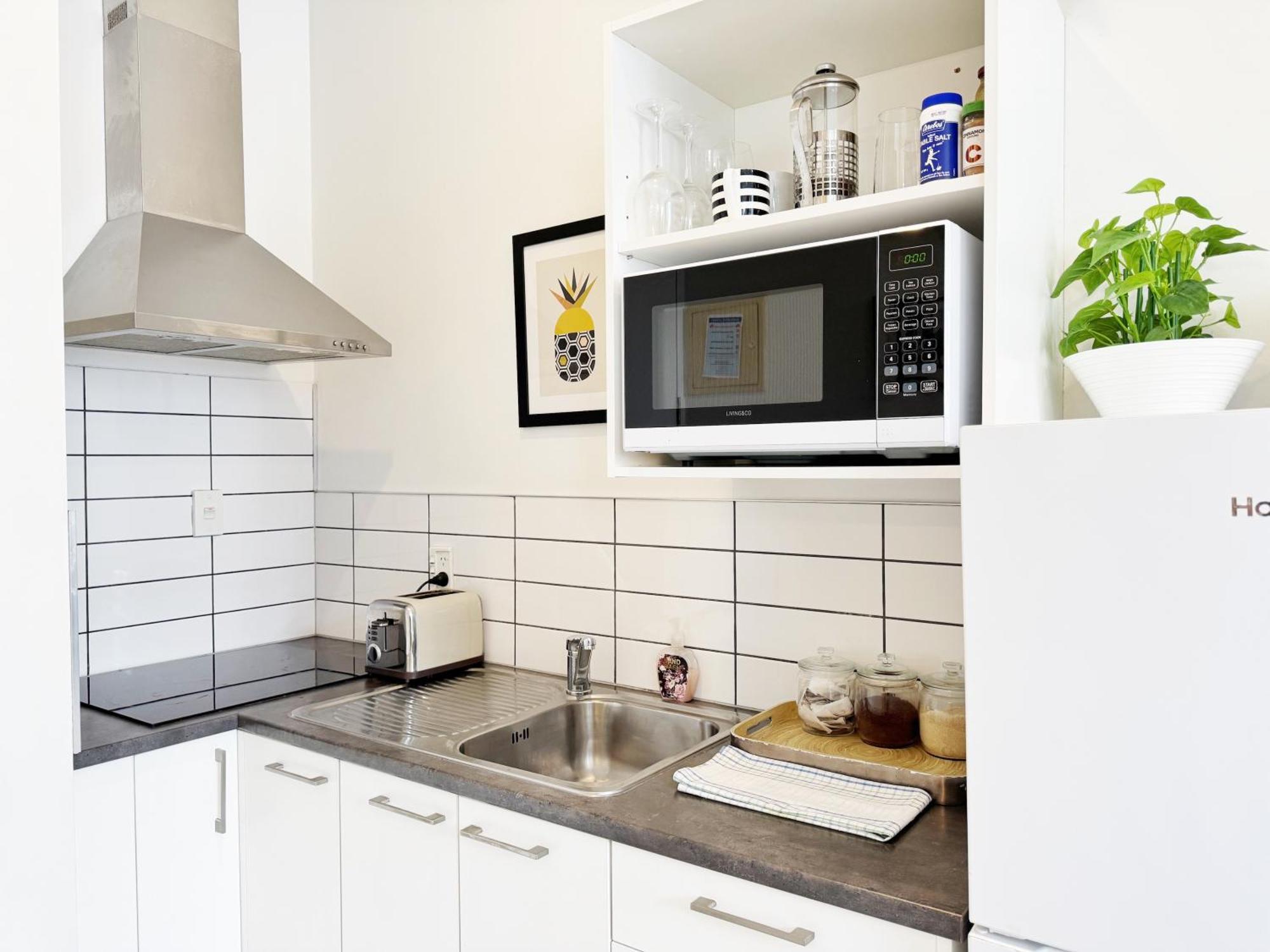 Apartment Skytower Views, Washer & Dryer, Tv! *