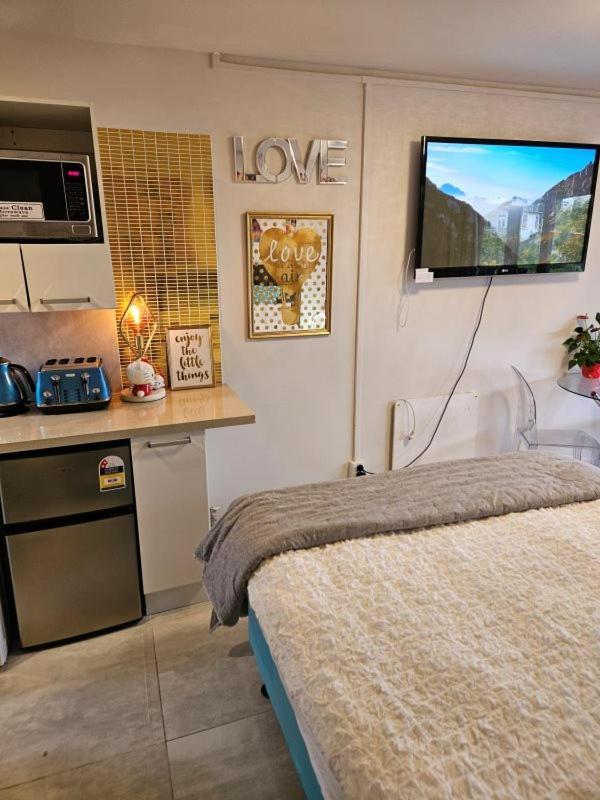 Book Now Affordable Cute Cozy With Carpark 23 Auckland