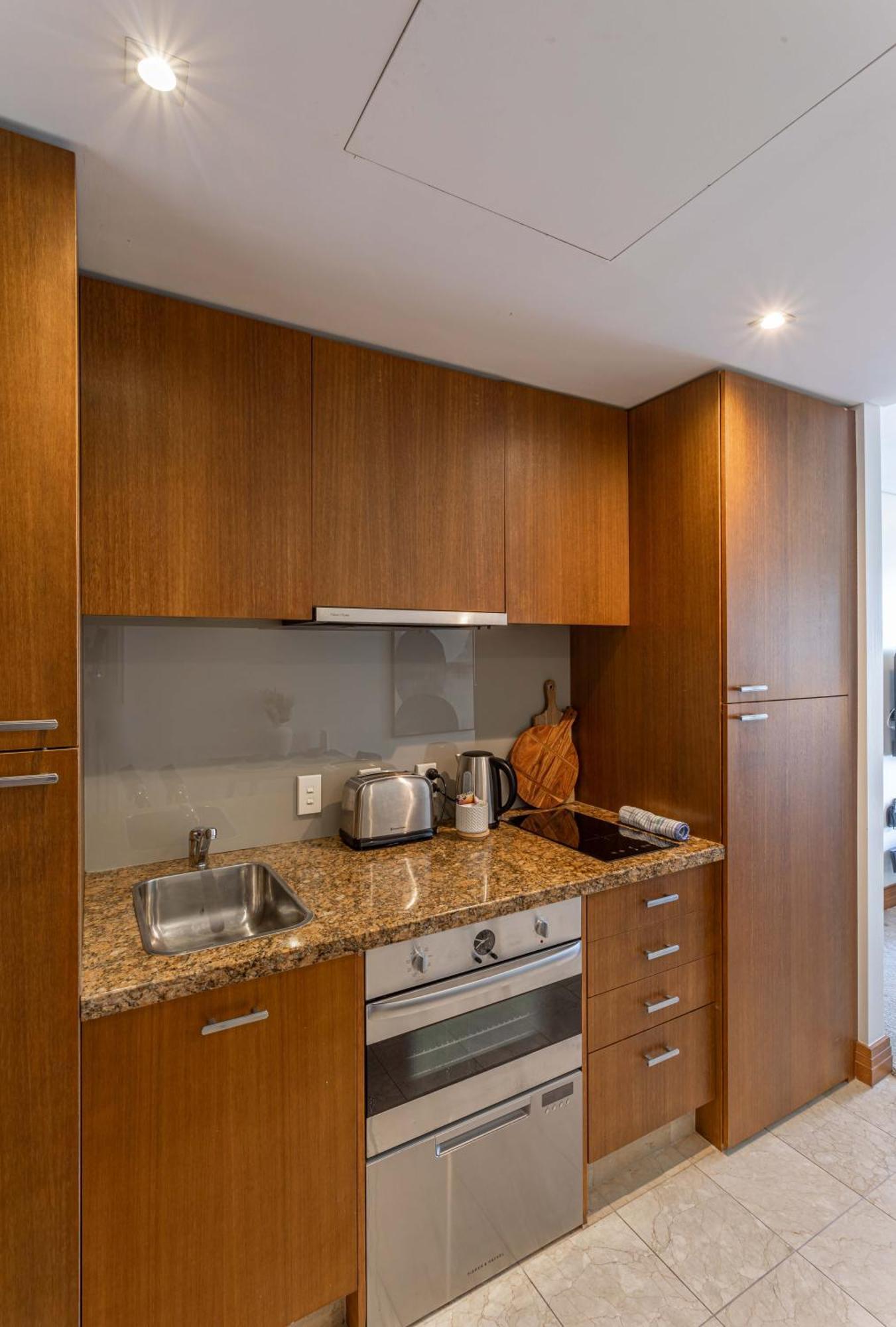 Retreat W. Modern Comforts * Auckland