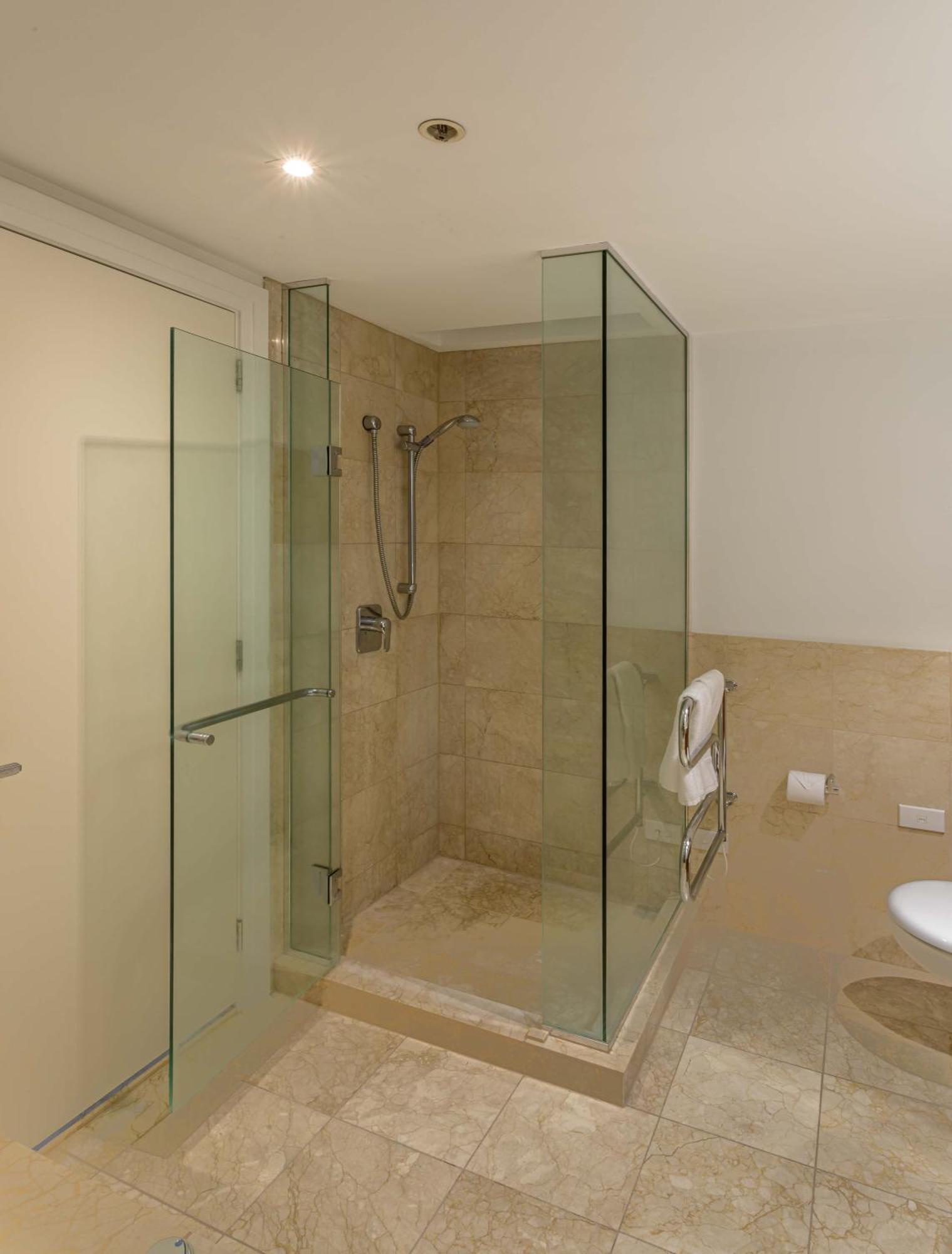 Retreat W. Modern Comforts *
