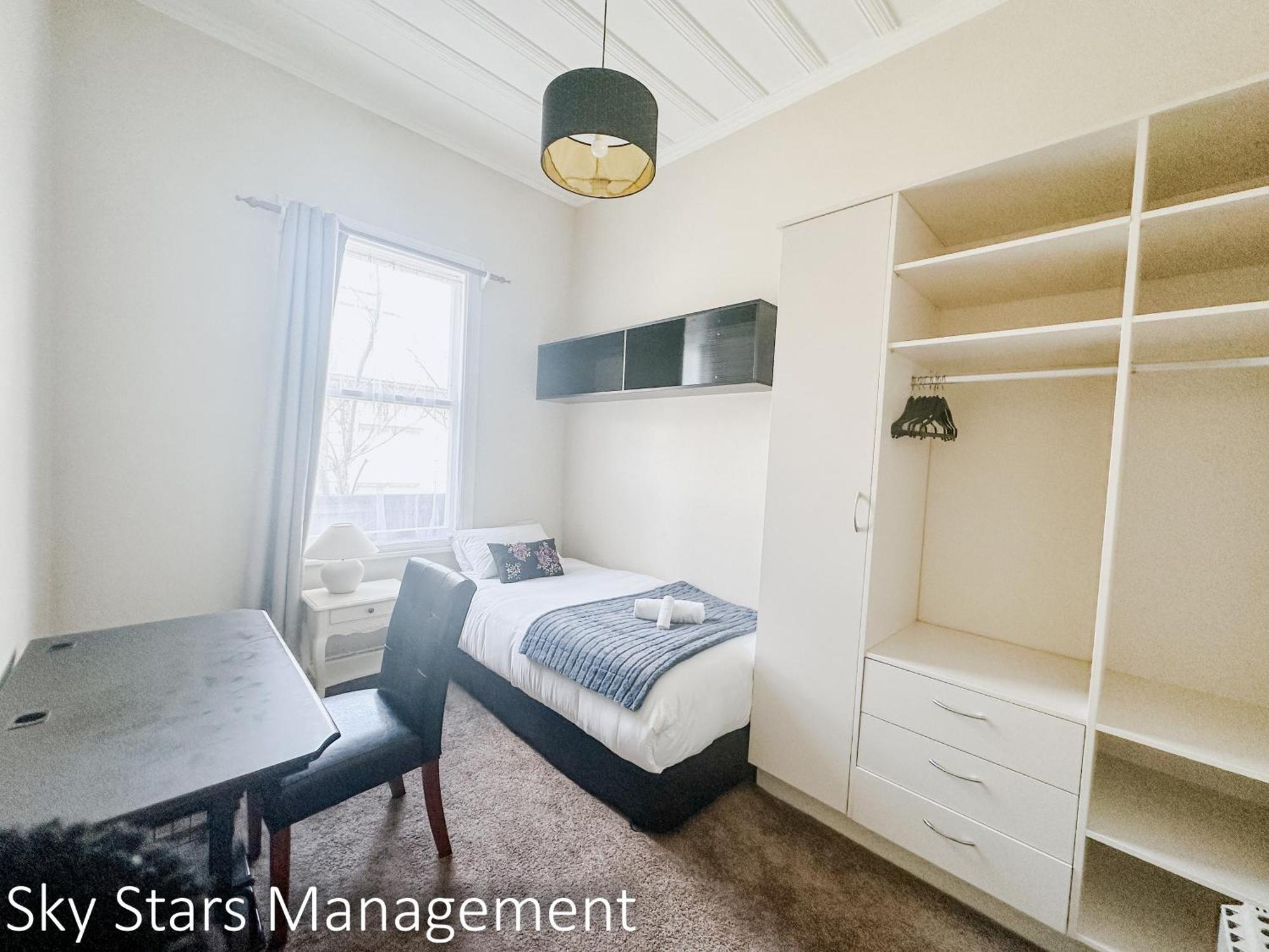Villa Hot Deal! Remuera Quiet Spacious 4-bedroom With Private Pool *