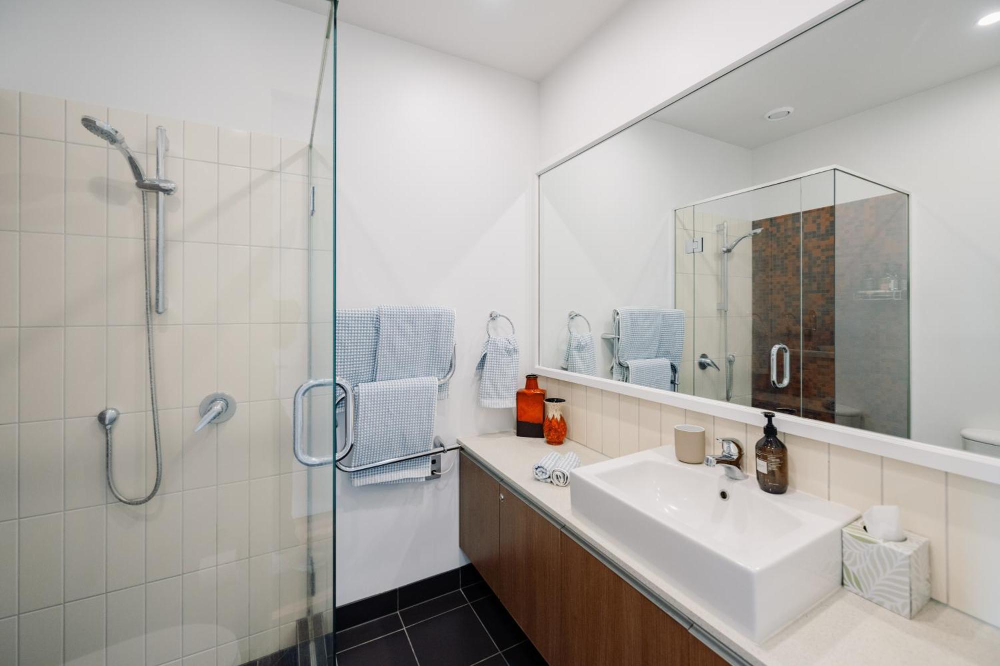 Apartment Pavilions Marina 104 - Wynyard Quarter Viaduct Harbour