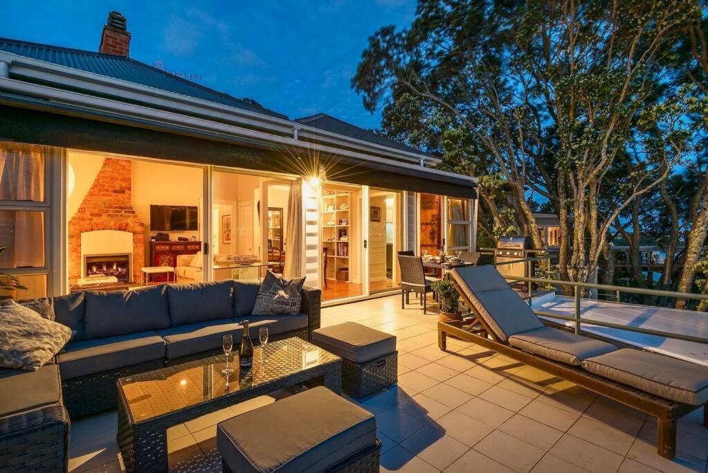 Arohanui Waterfront Apartment *
