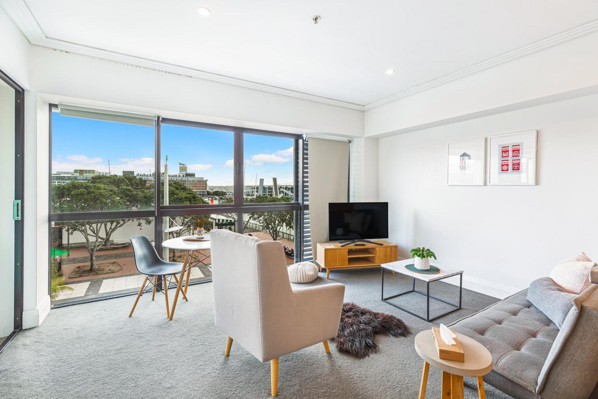 Viaduct Harbour Views W Free Parking! Apartment