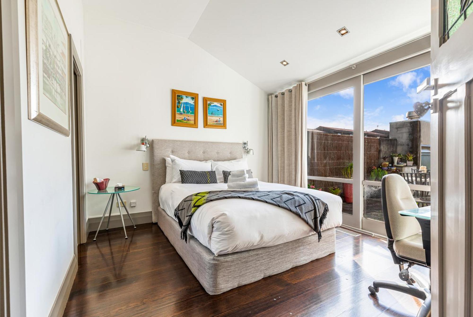 Elegant 3br With Private Pool Holiday home Auckland