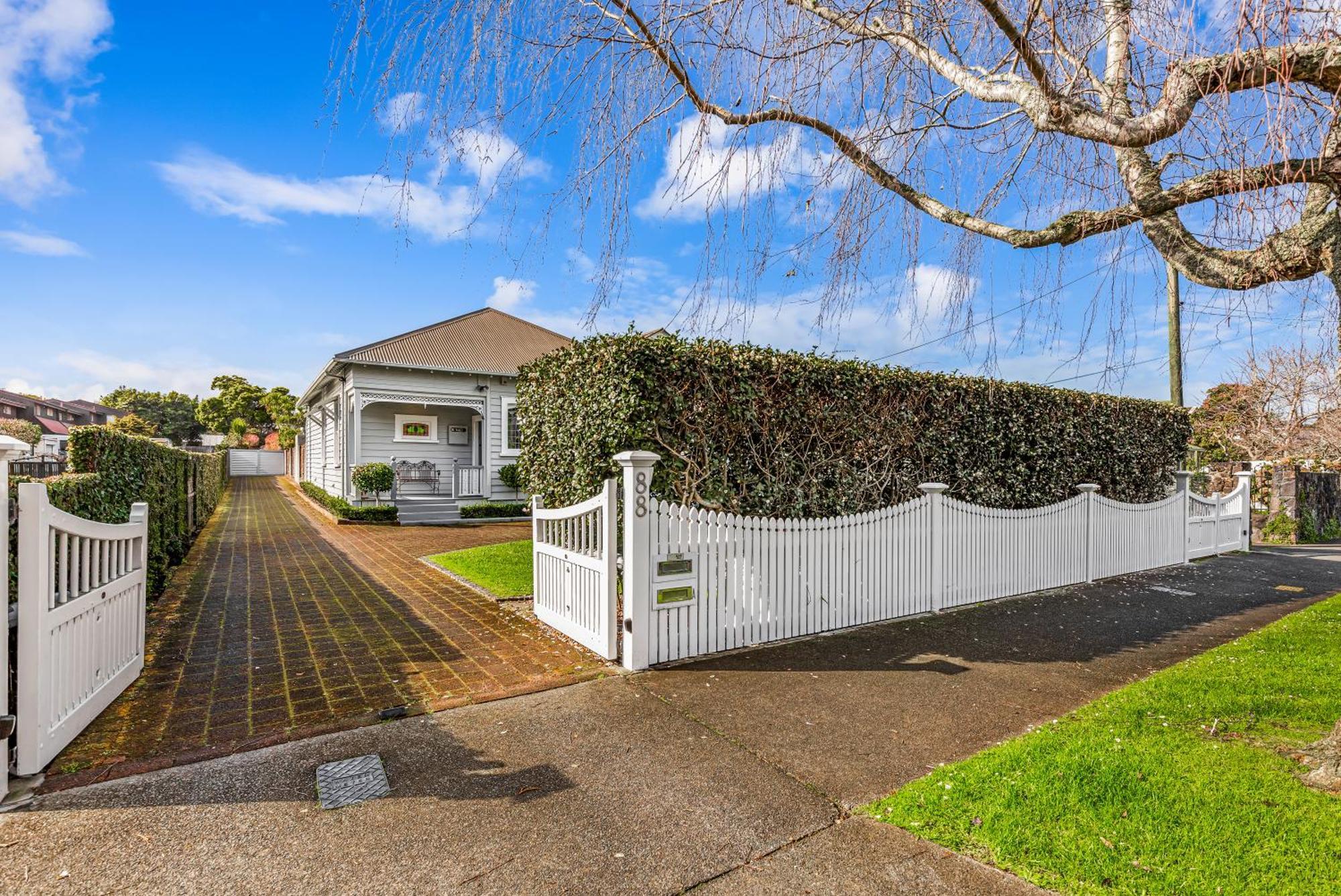 Elegant 3br With Private Pool