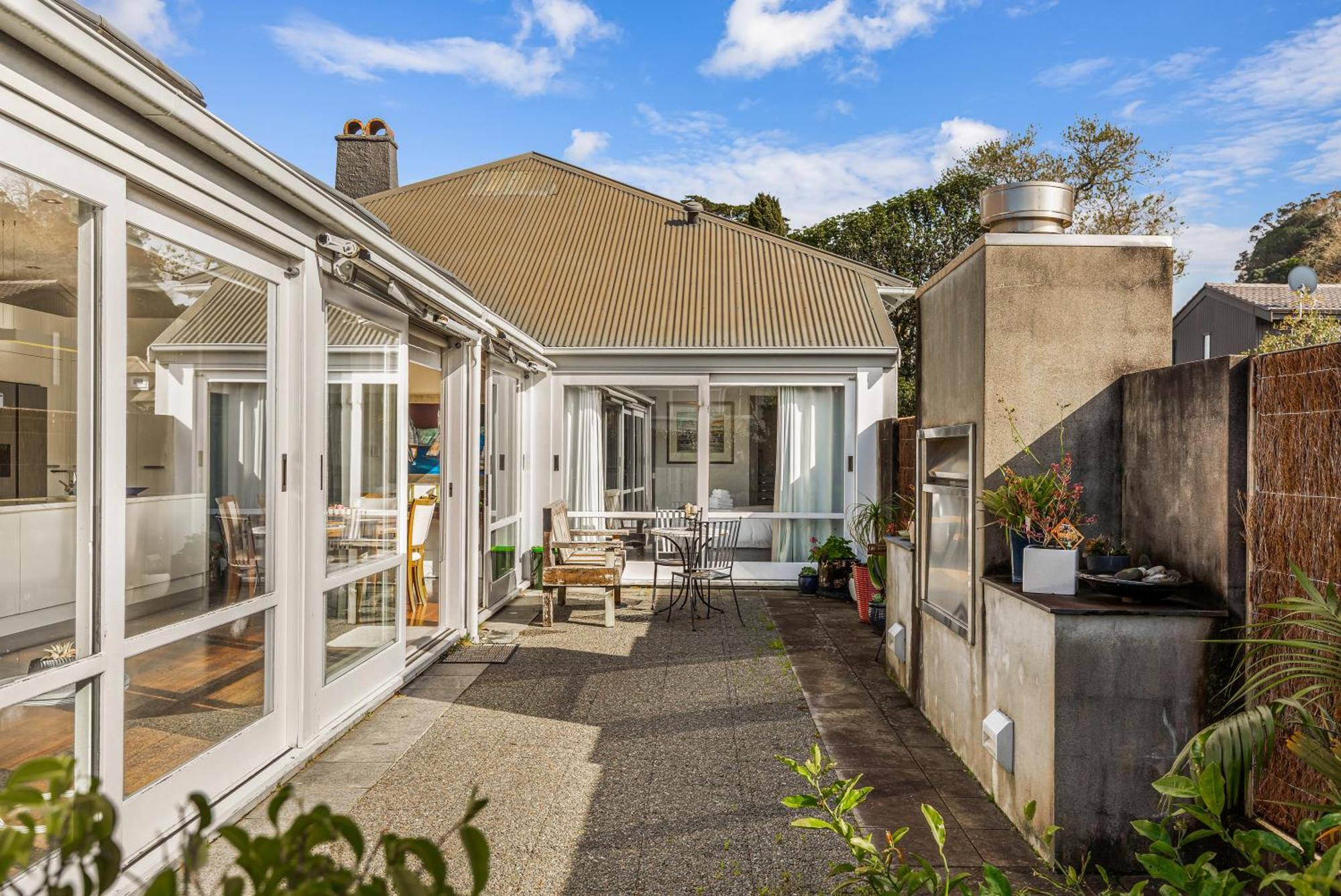 Holiday home Elegant 3br With Private Pool Auckland