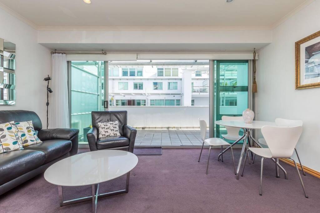 Seaview Waterfront Aparthotel *