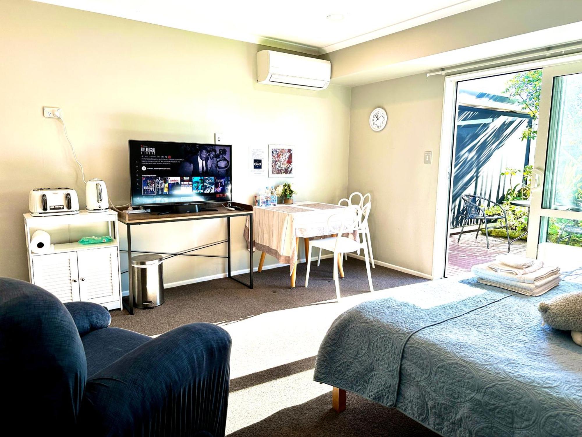 Private Guest In Albany,rosedale Amazing Bed,netflix,private Garden * Auckland