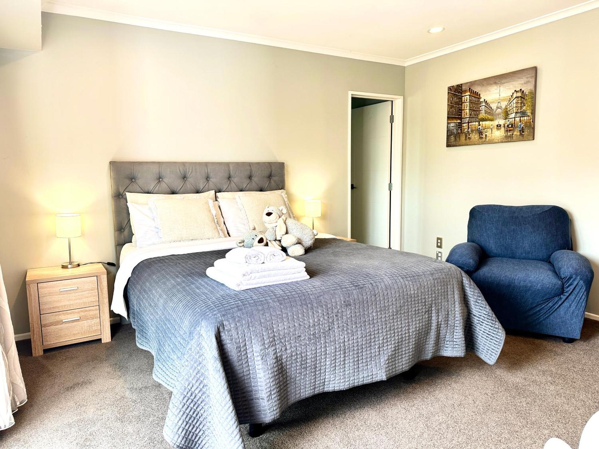 Guest house Private Guest In Albany,rosedale Amazing Bed,netflix,private Garden Auckland