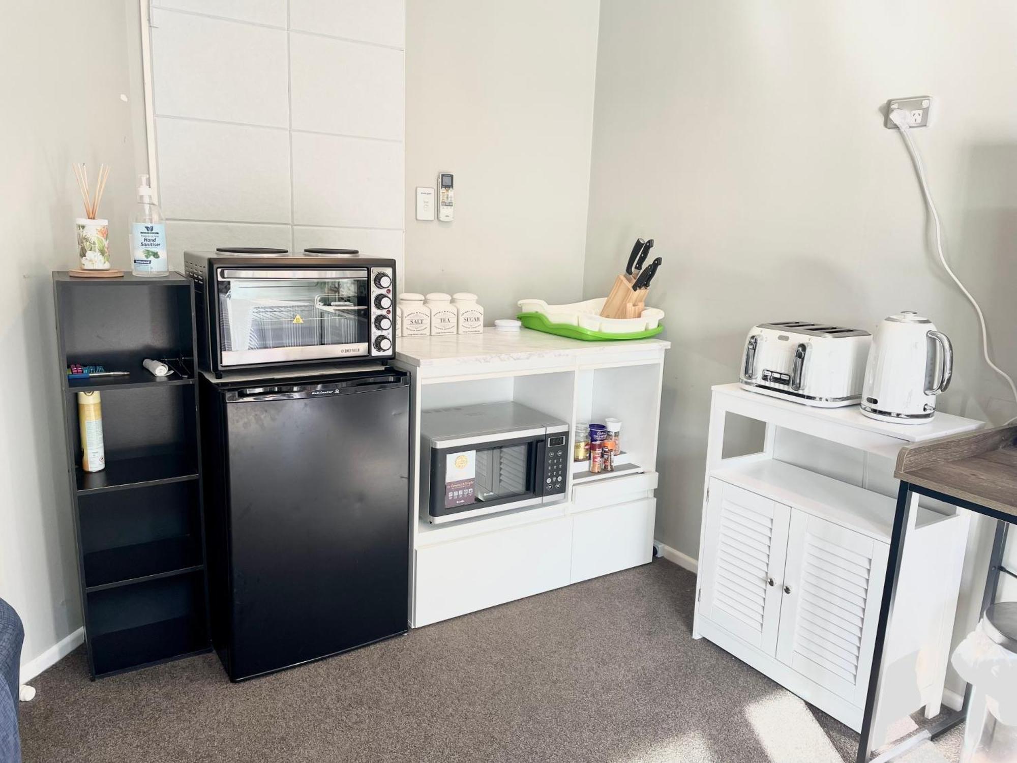 Private Guest In Albany,rosedale Amazing Bed,netflix,private Garden *
