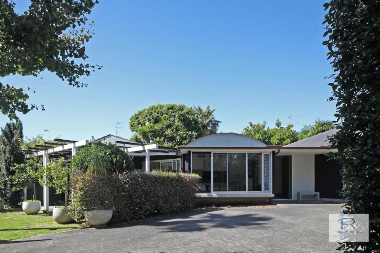 Westmere Poolside Escape Holiday home *